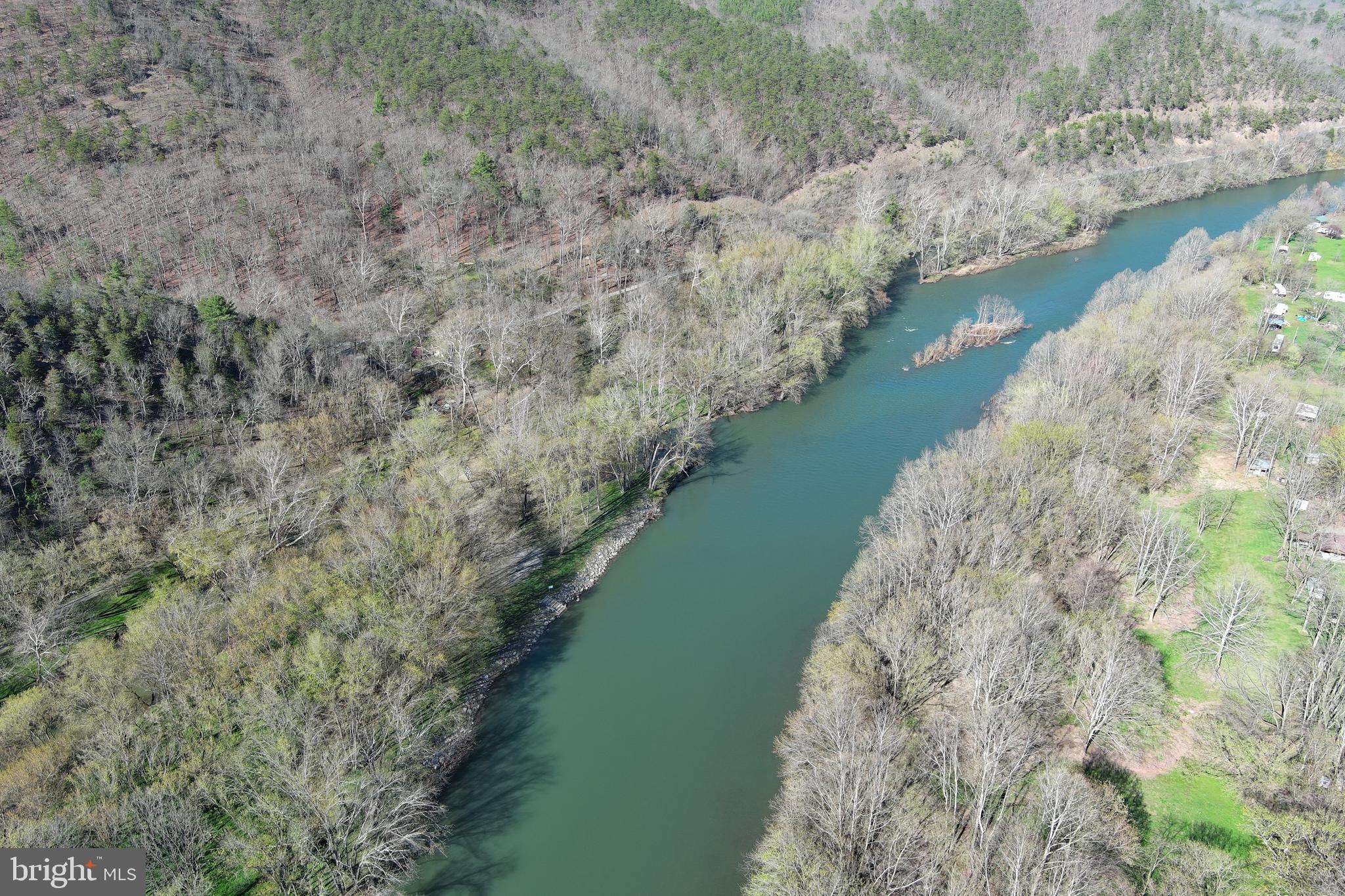BLUFFS ON THE POTOMAC - Land