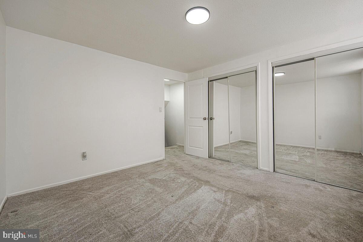 WINDMILL SQUARE - Residential