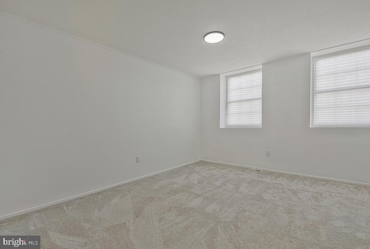 WINDMILL SQUARE - Residential