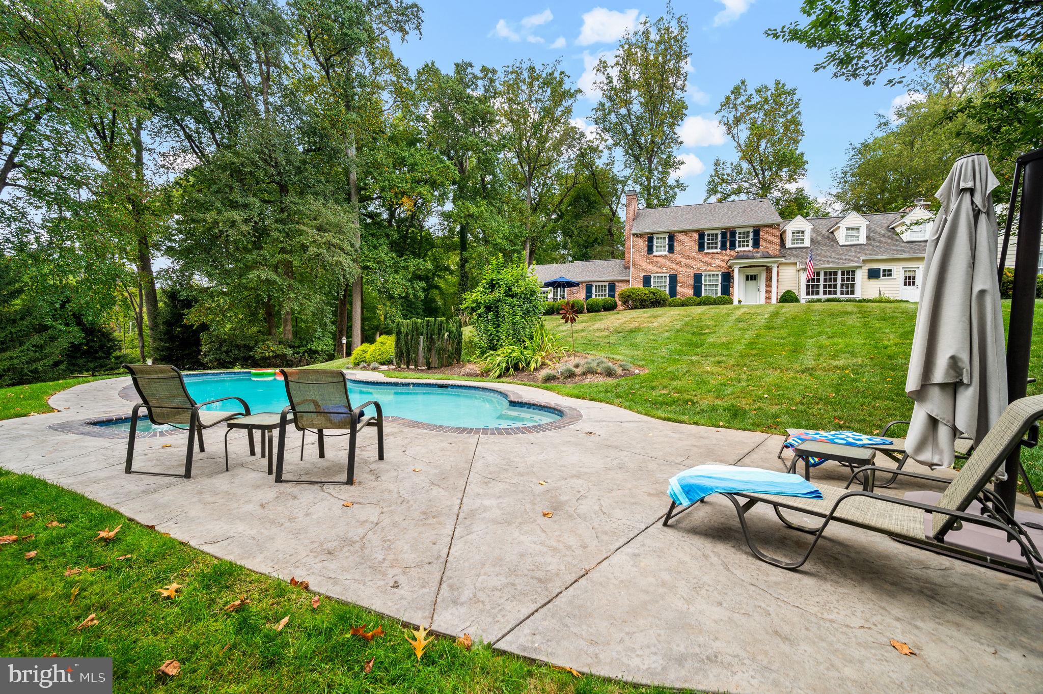 RADNOR HUNT - Residential