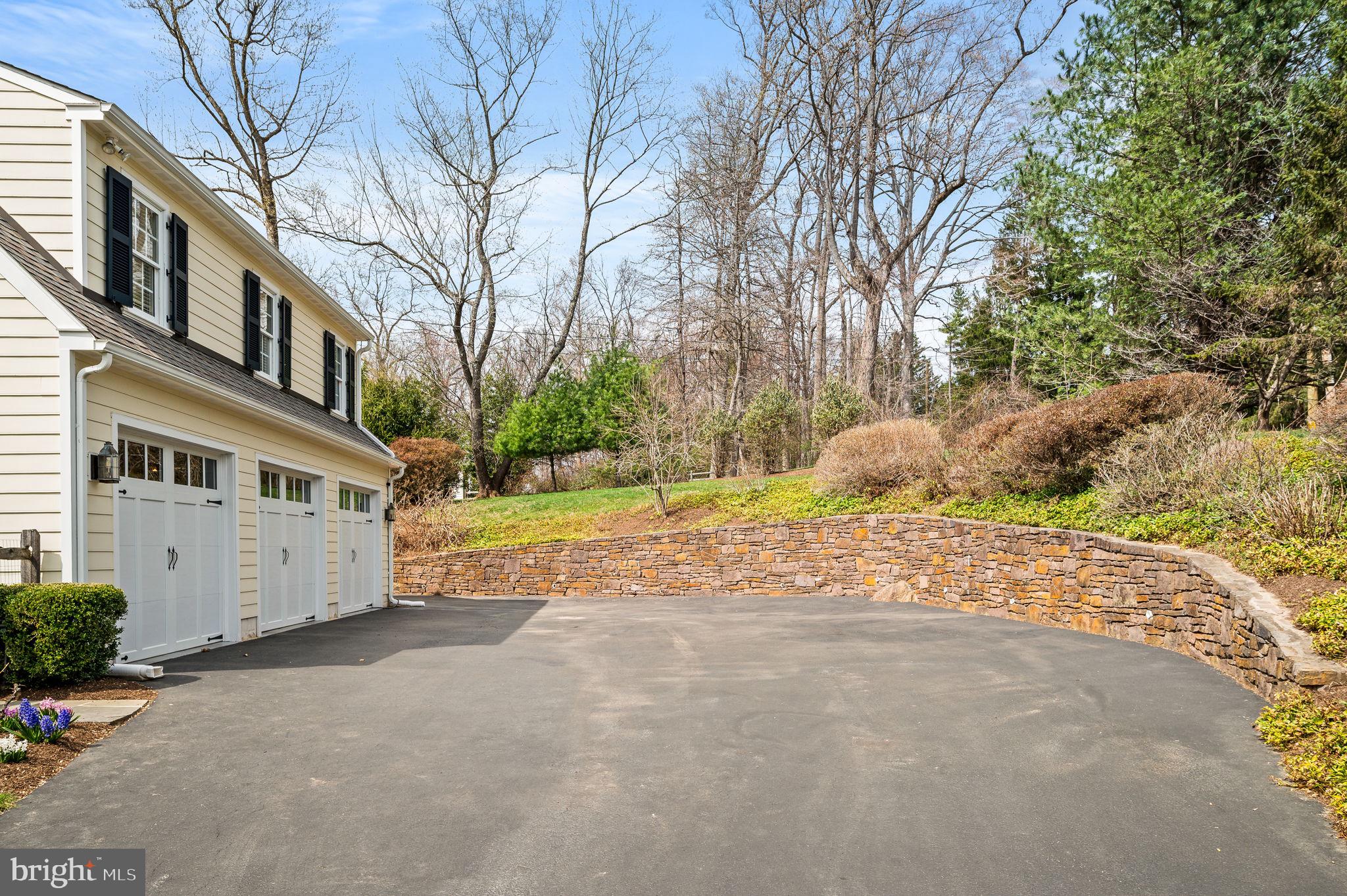 RADNOR HUNT - Residential