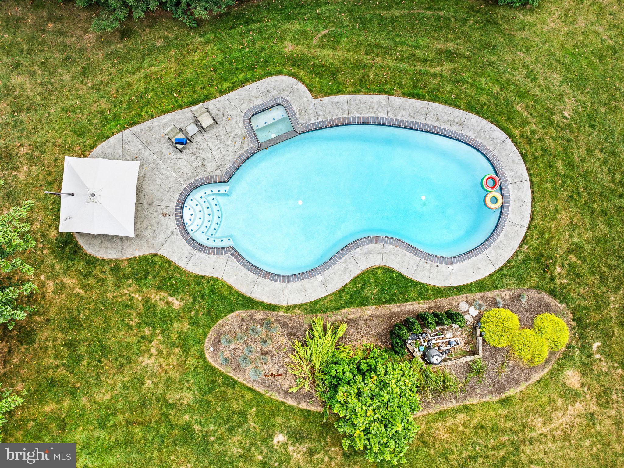 RADNOR HUNT - Residential