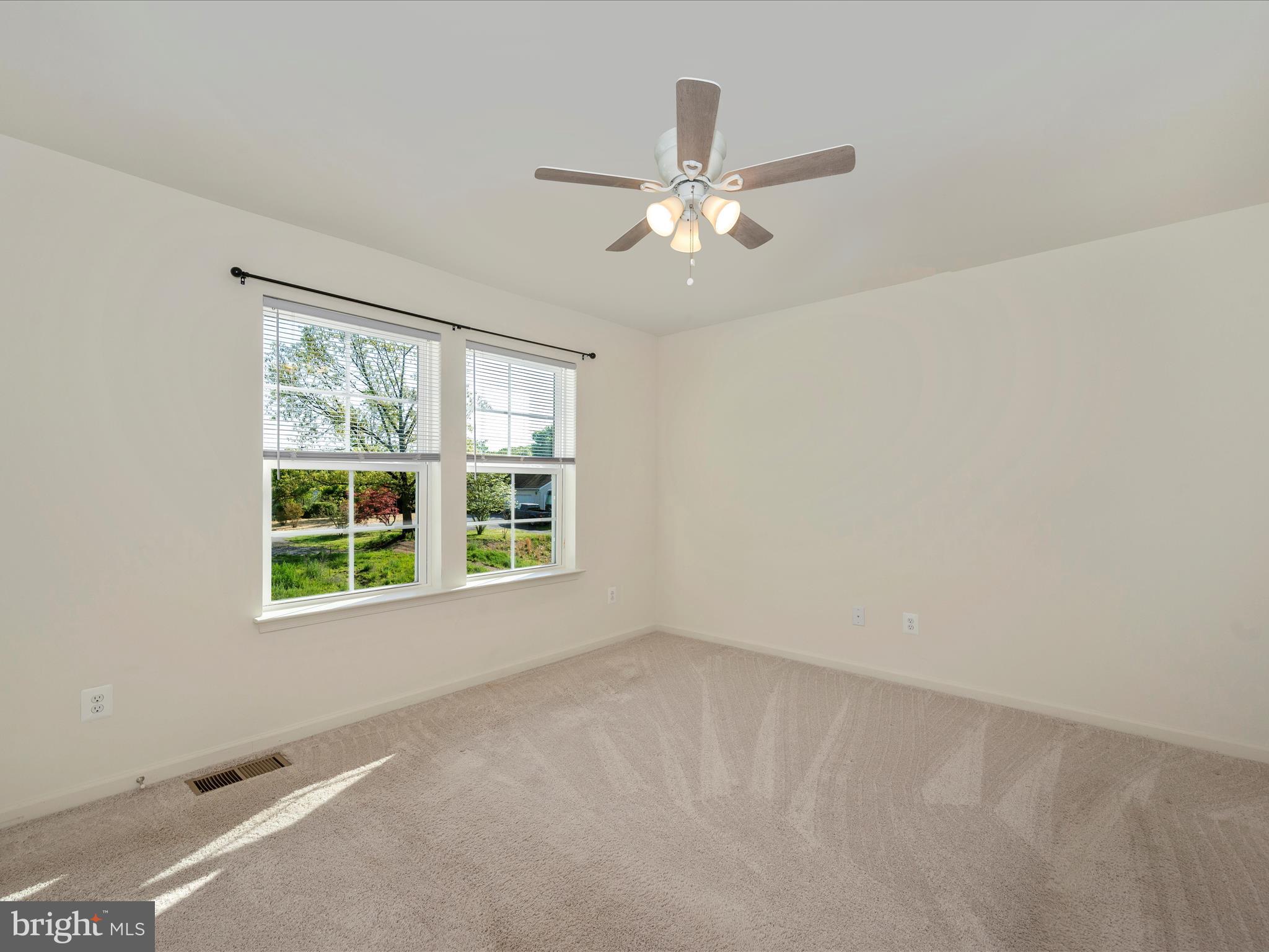 WHISPERING PINES - Residential