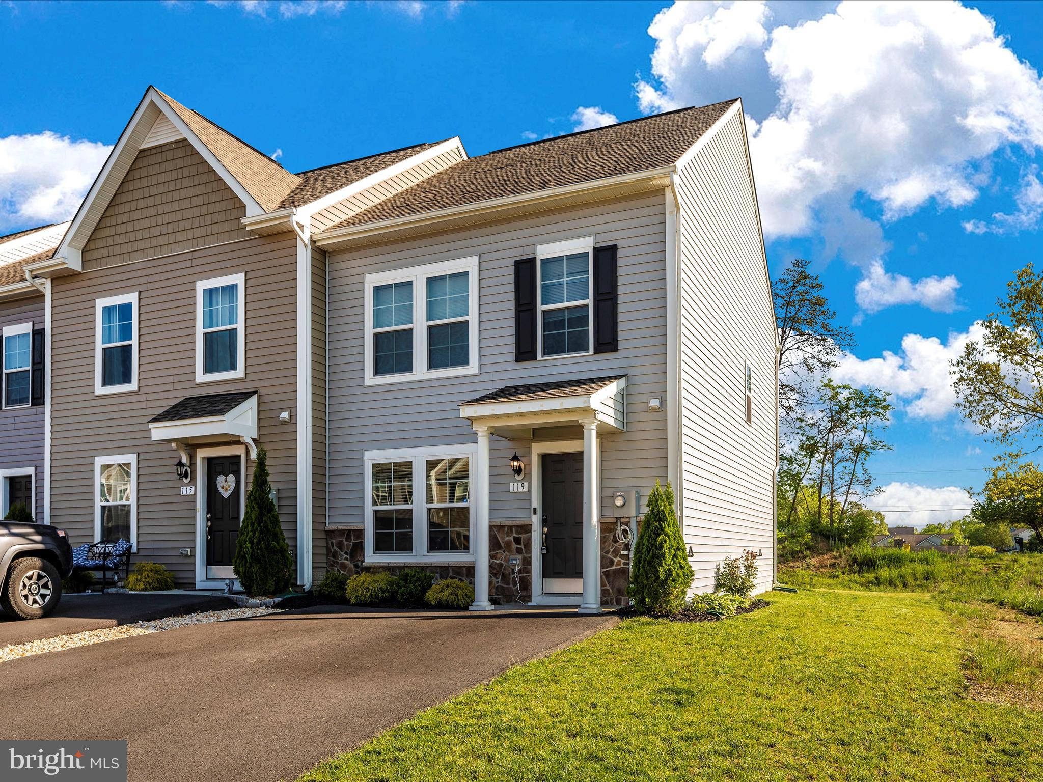 WHISPERING PINES - Residential