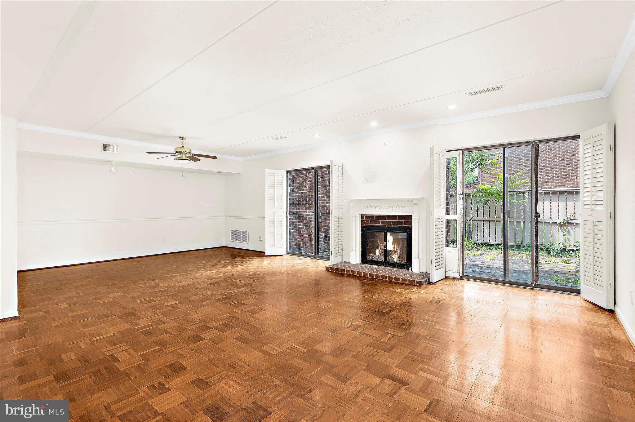 ANNEN WOODS - Residential