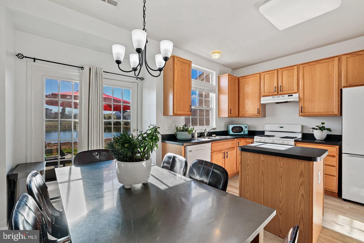 ASHBROOK VILLAGE - Residential Lease
