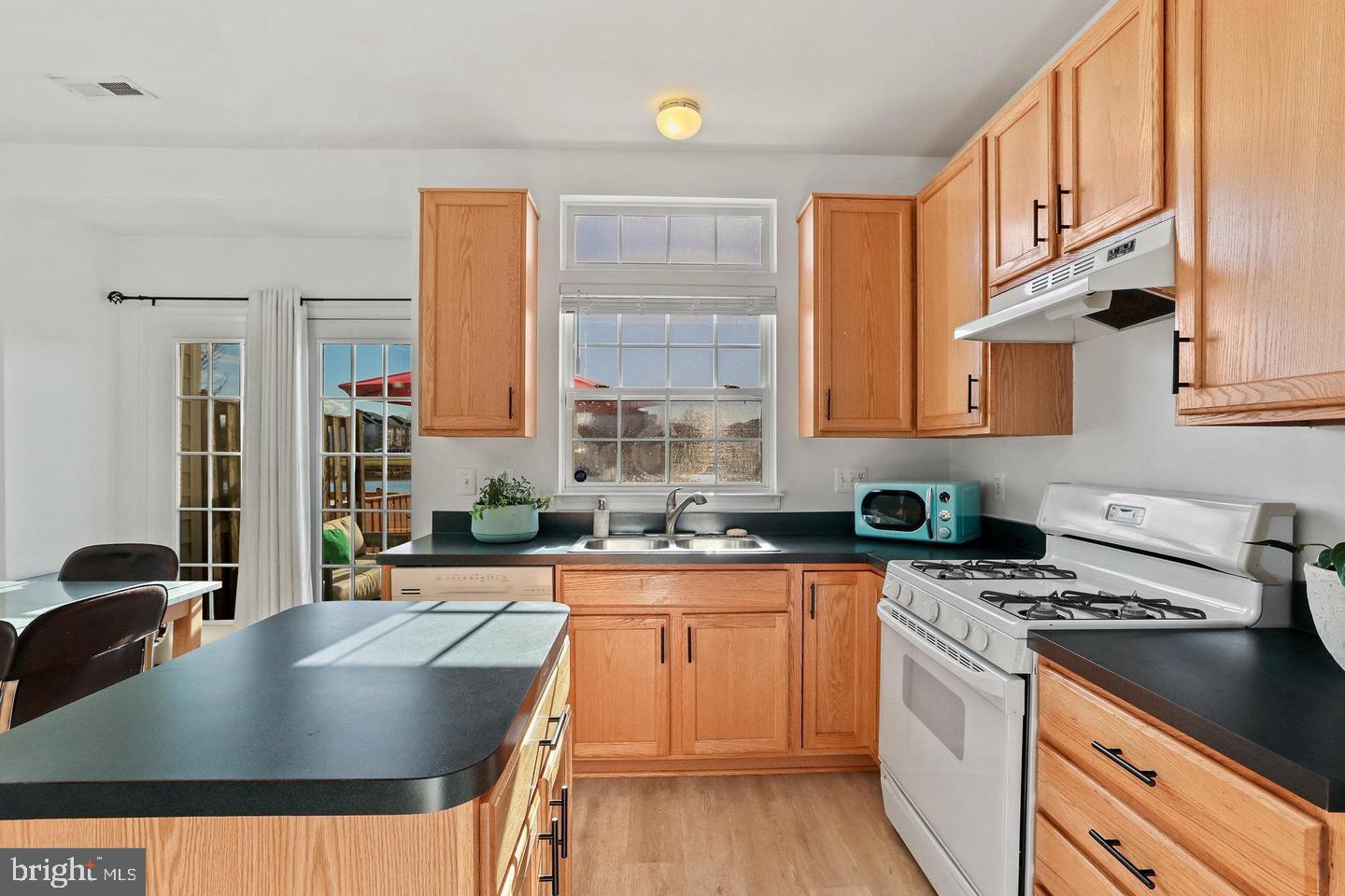 ASHBROOK VILLAGE - Residential Lease