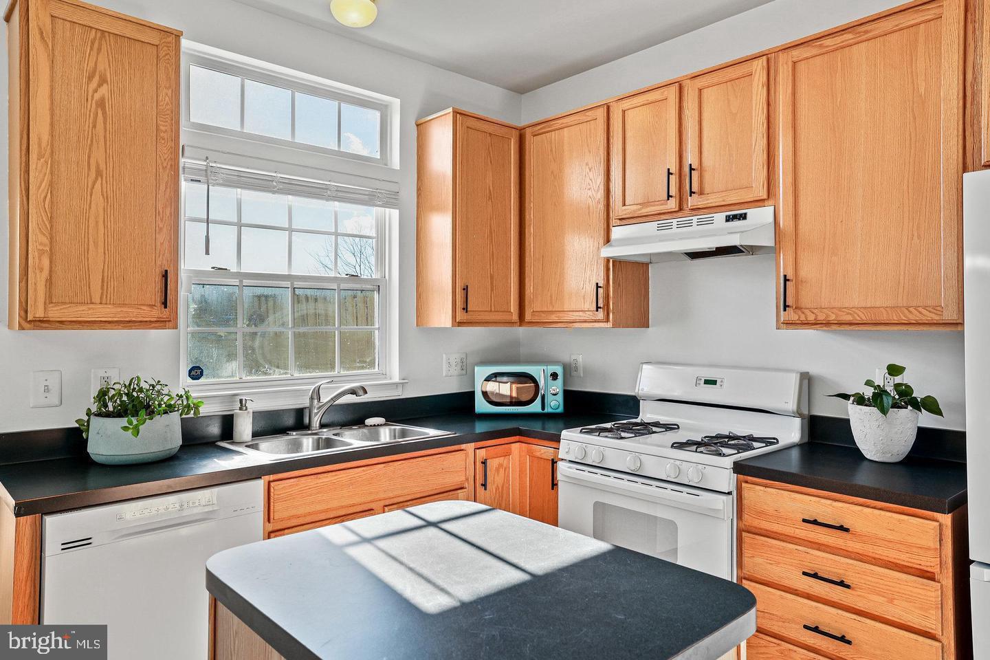 ASHBROOK VILLAGE - Residential Lease