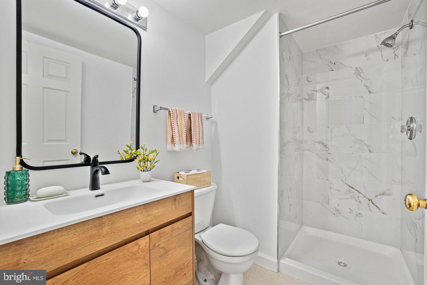ASHBROOK VILLAGE - Residential Lease