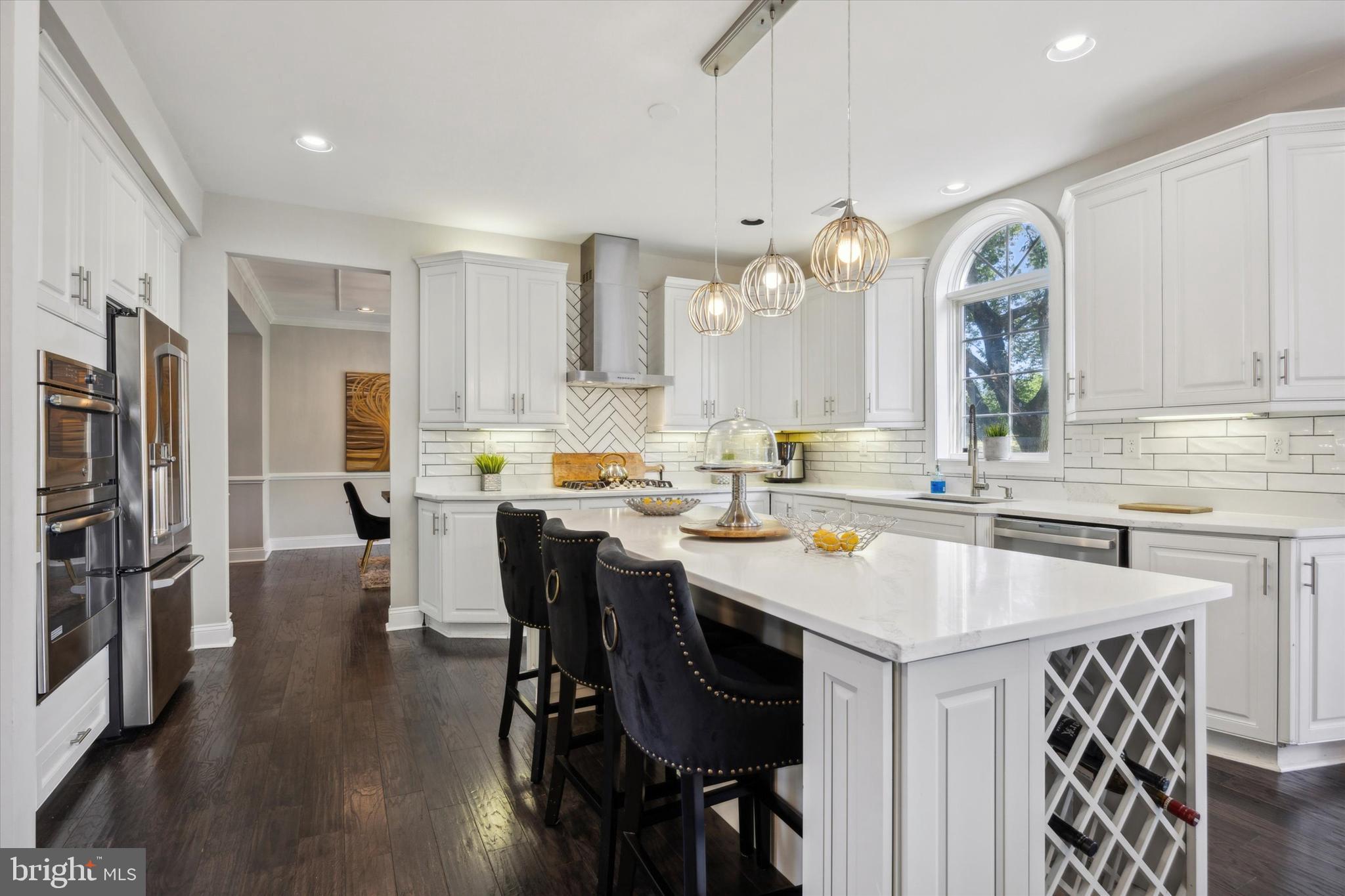 ESTSATFARAWAYFARMS - Residential