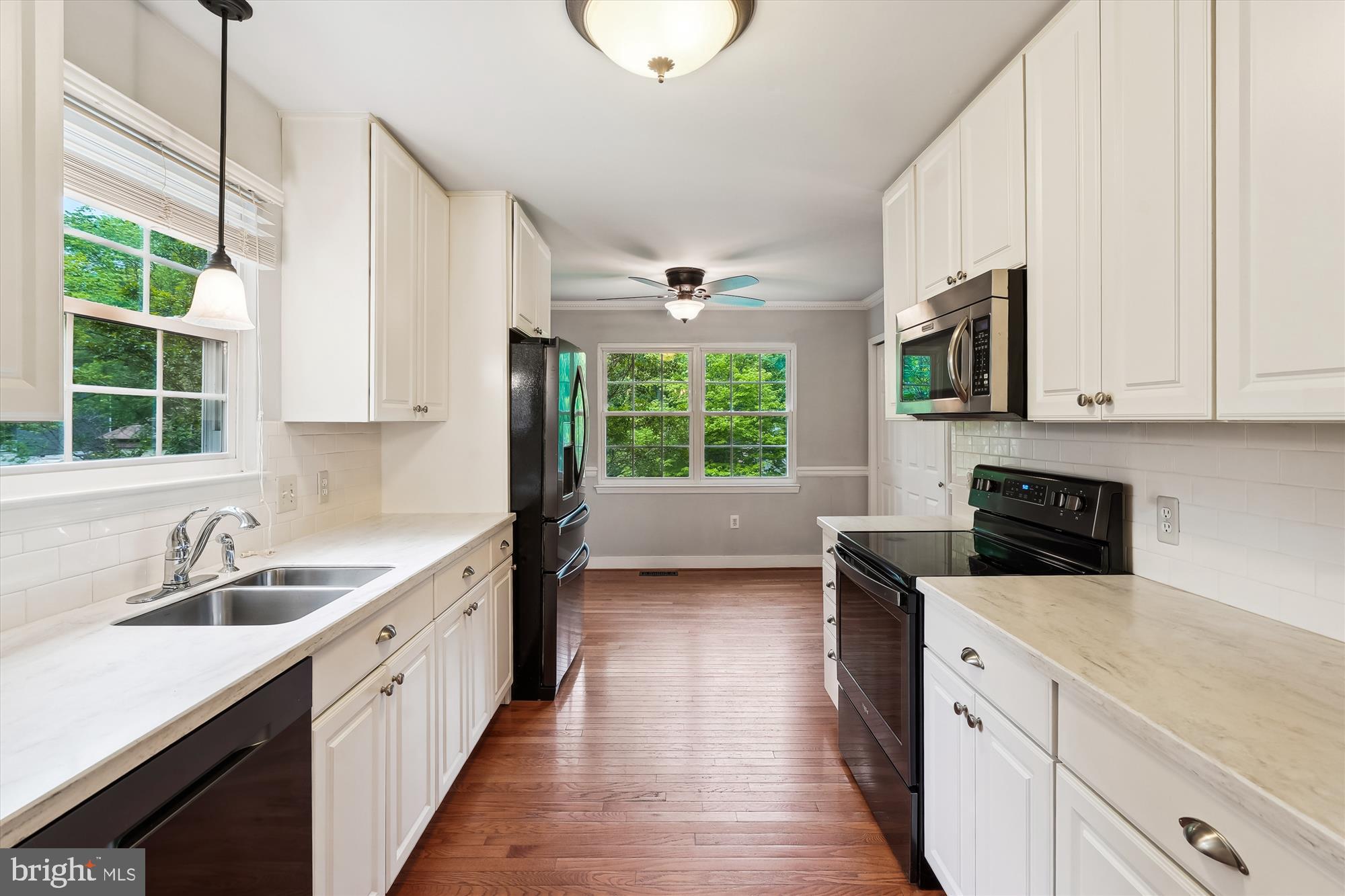 HERITAGE OAKS - Residential Lease