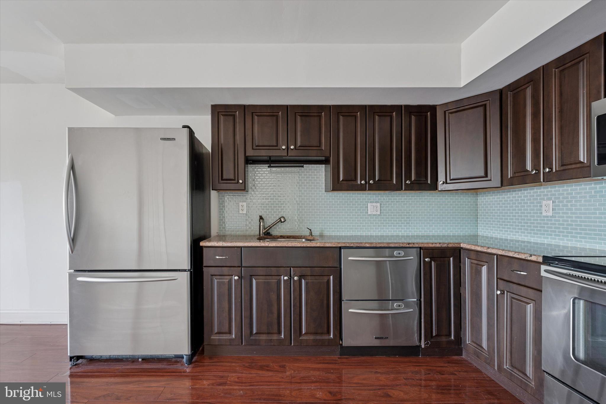 SOCIETY HILL - Residential