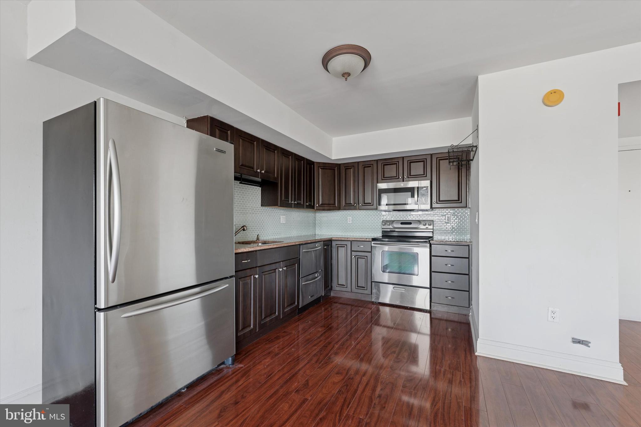 SOCIETY HILL - Residential