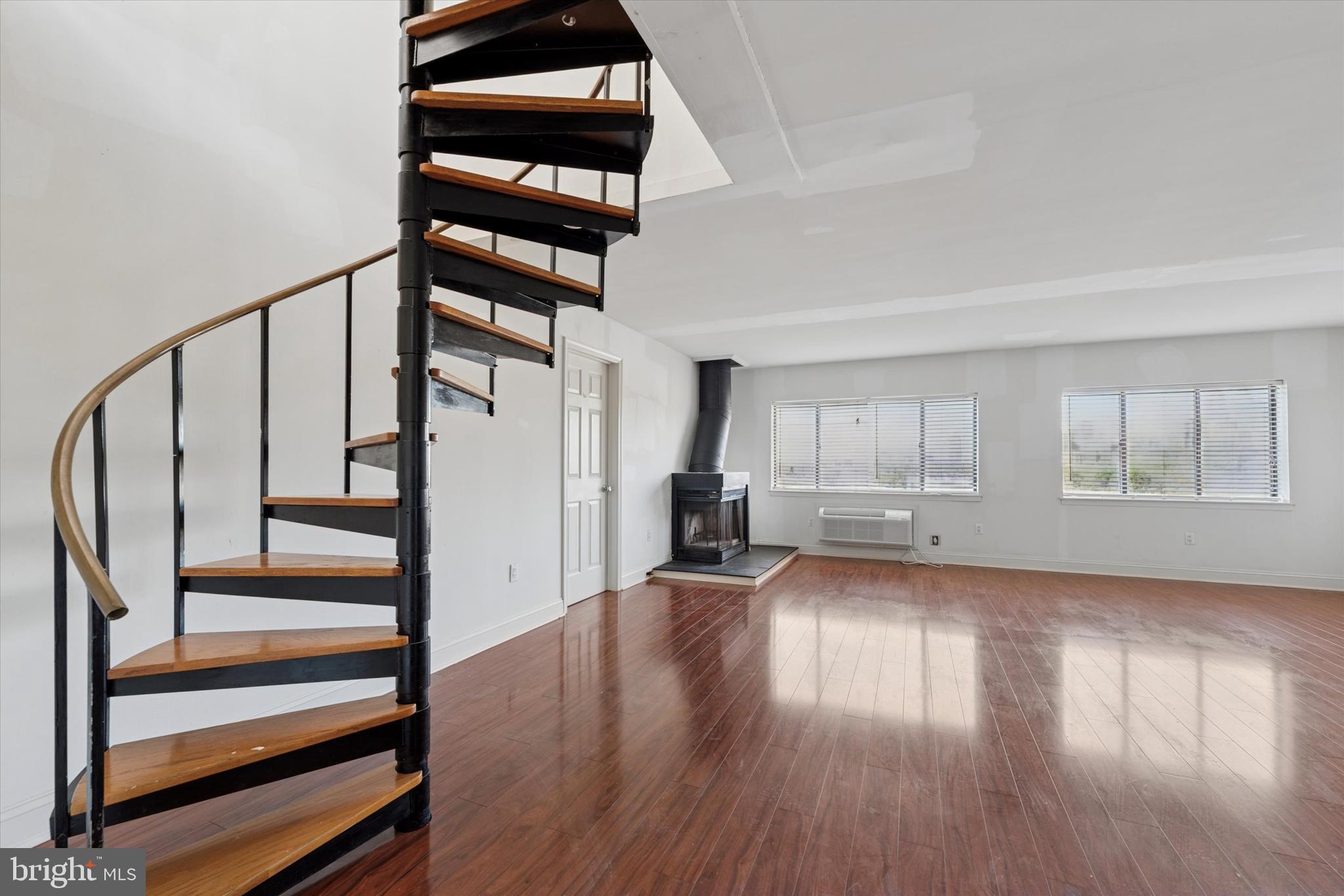 SOCIETY HILL - Residential