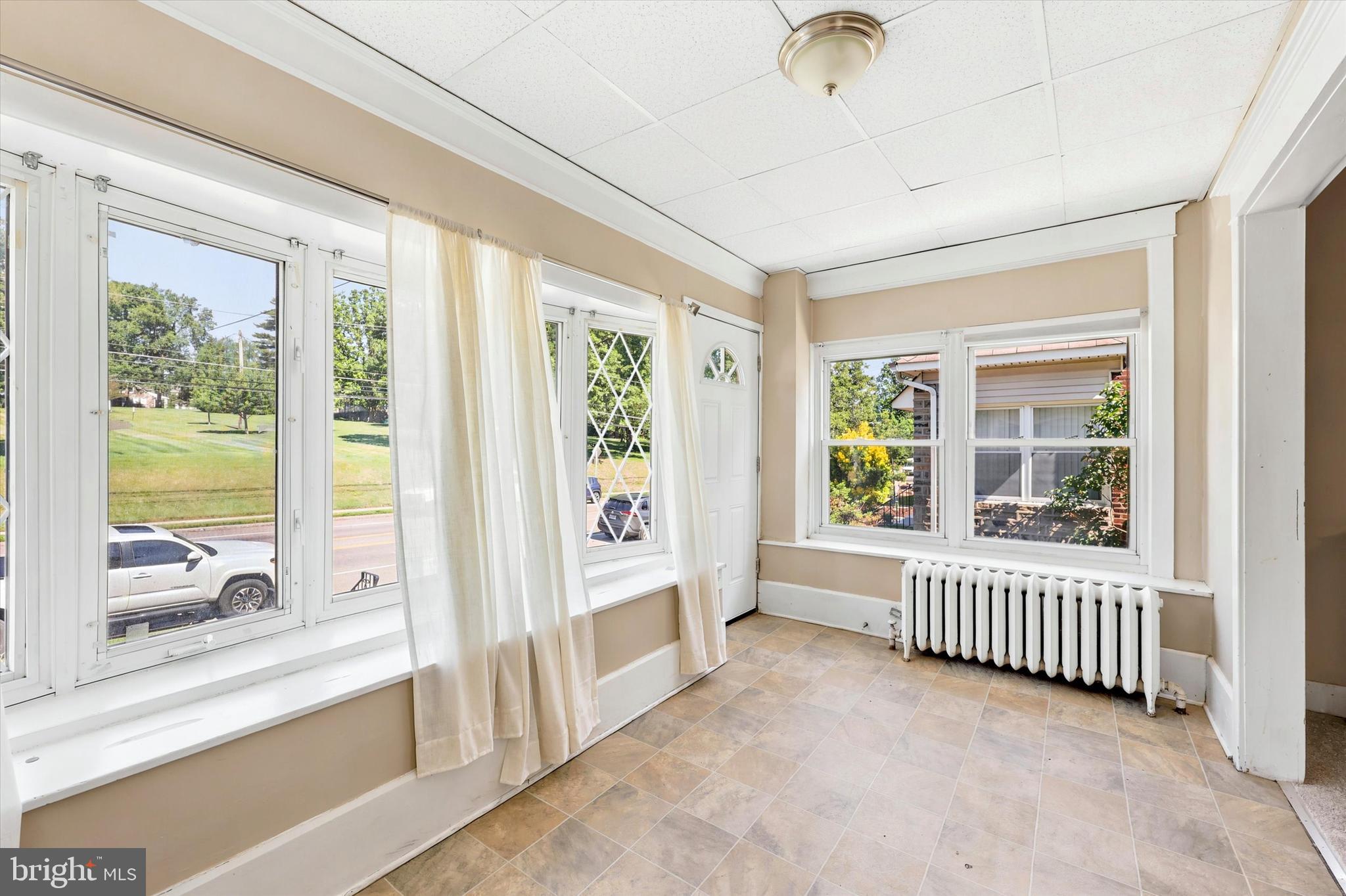 FOX CHASE - Residential
