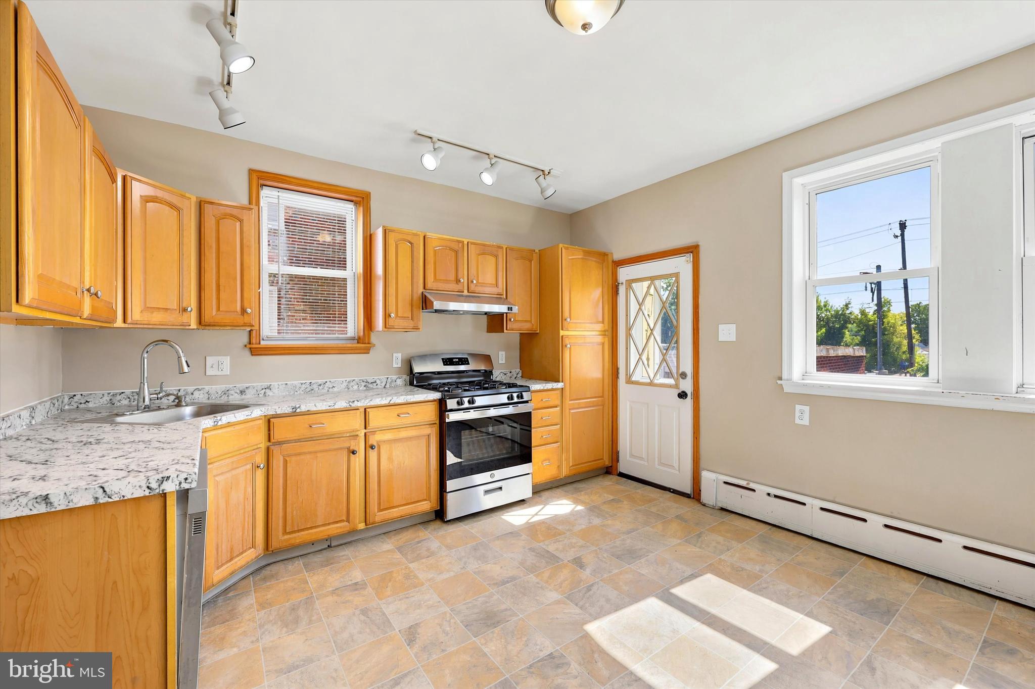 FOX CHASE - Residential