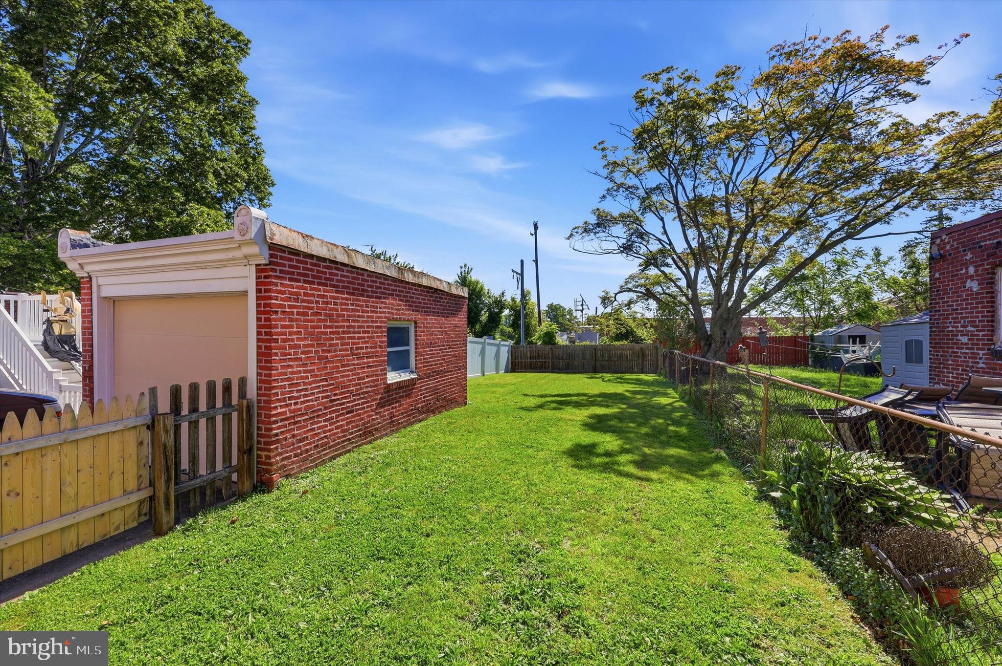FOX CHASE - Residential
