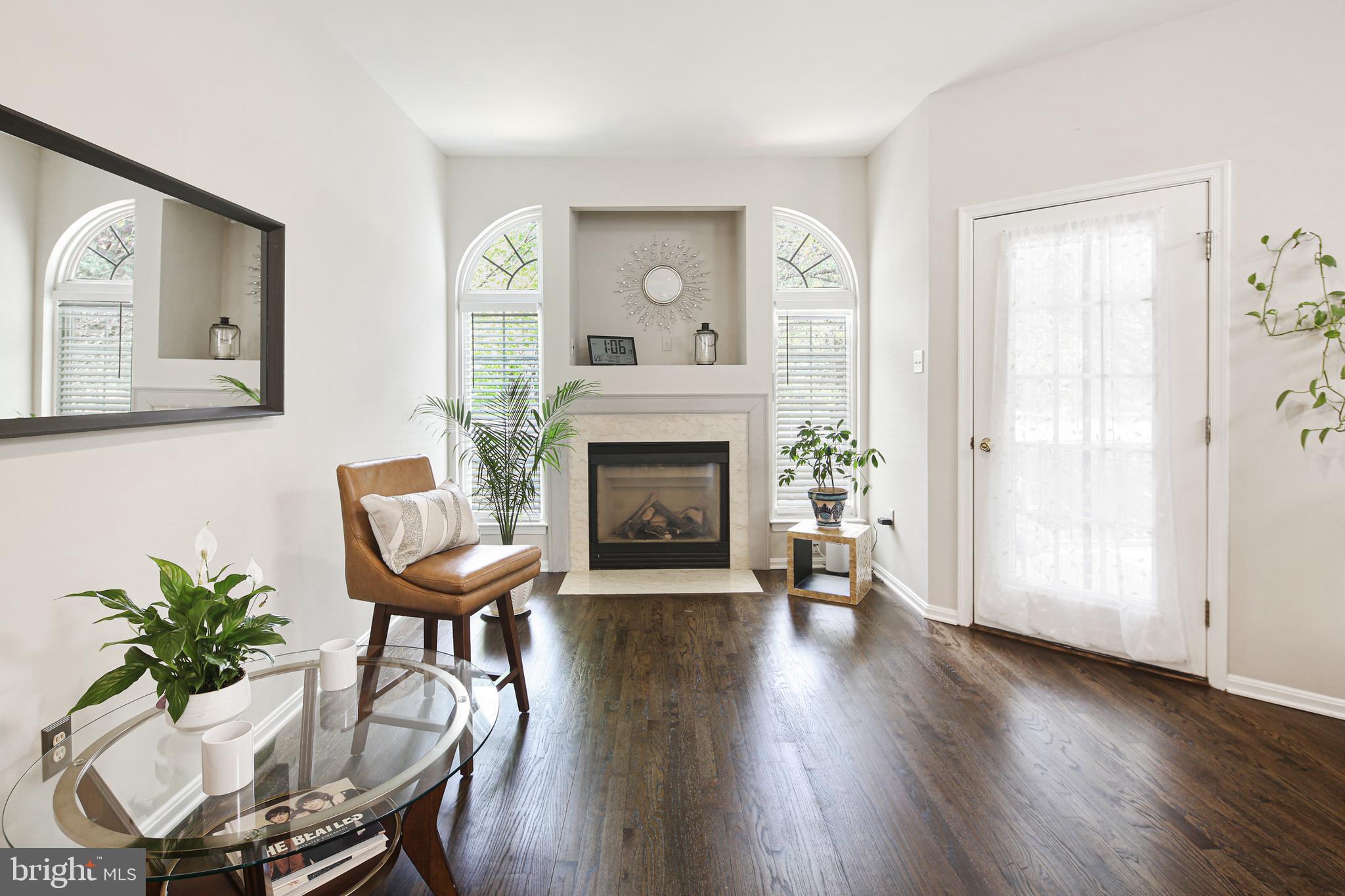 RIVER HILL - Residential