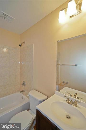 RESTON - Residential Lease