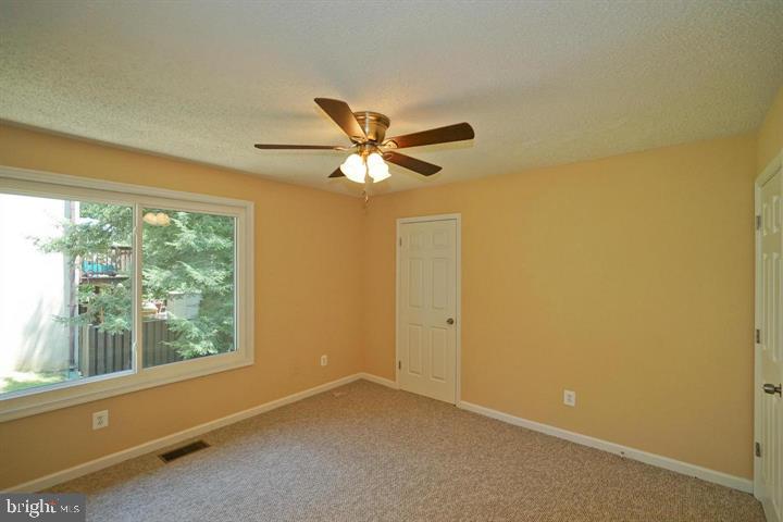 RESTON - Residential Lease