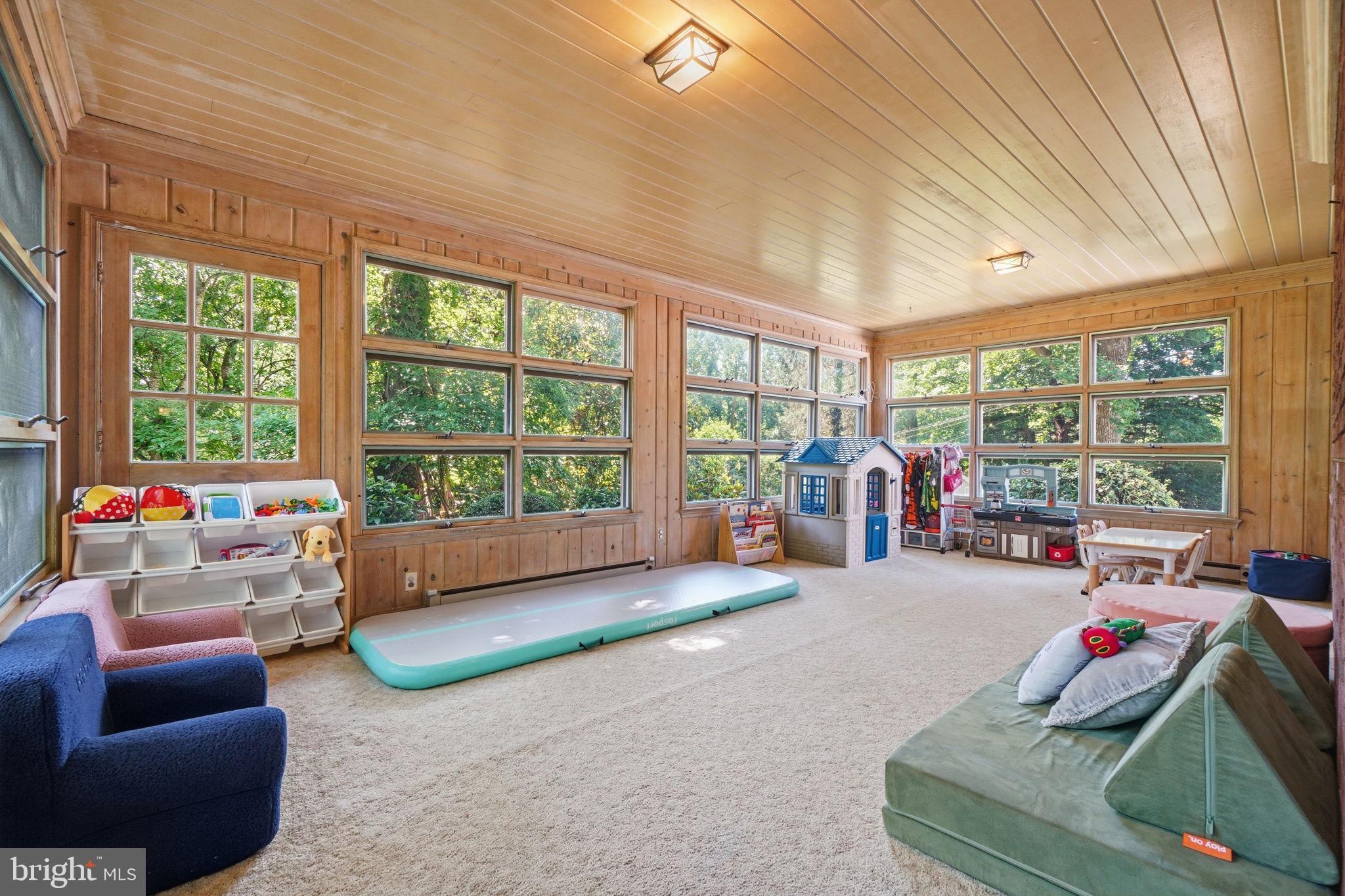 POTOMAC FALLS - Residential