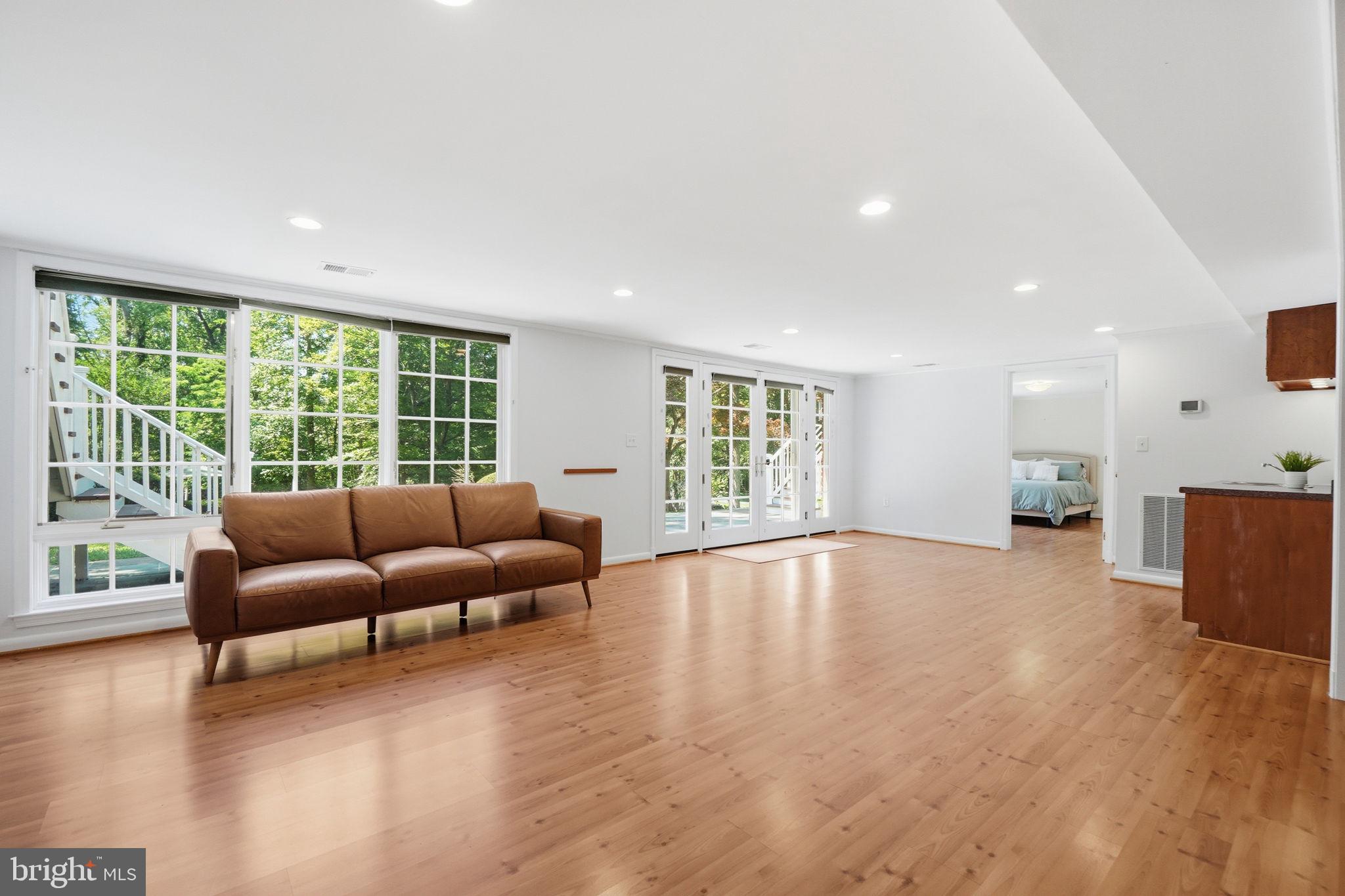 POTOMAC FALLS - Residential