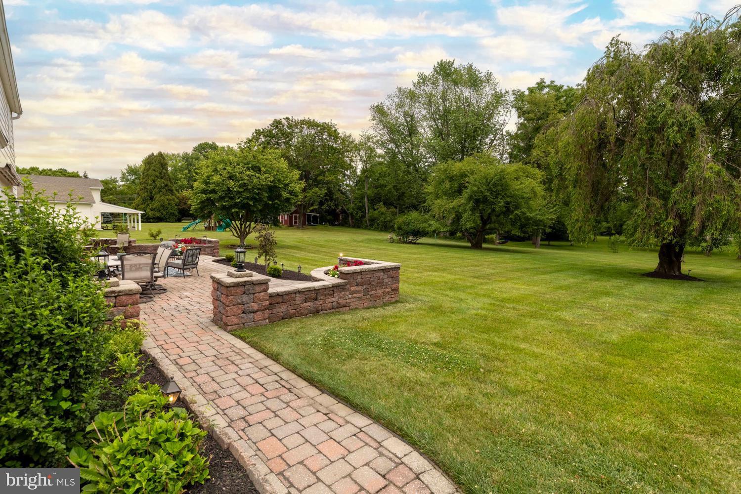 MAPLE GLEN - Residential
