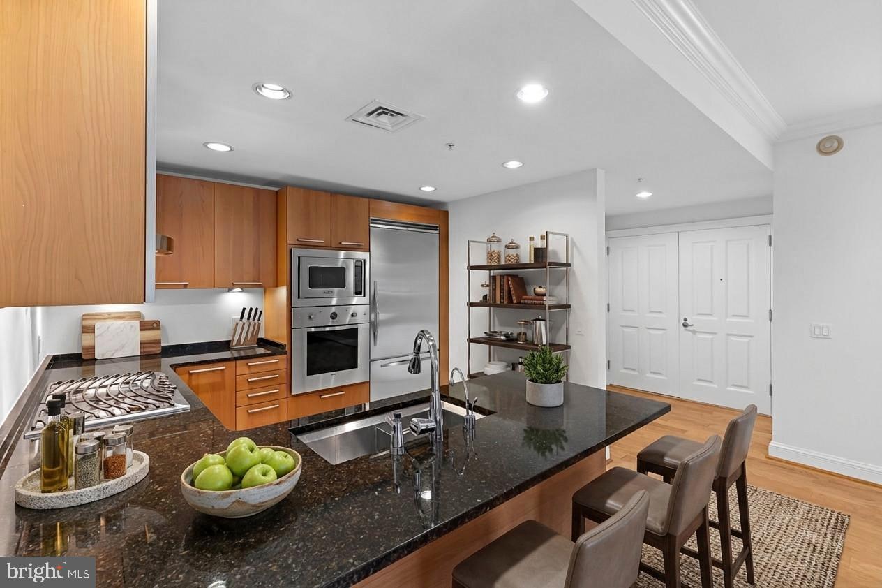 THE RITZ-CARLTON RESIDENCES - Residential