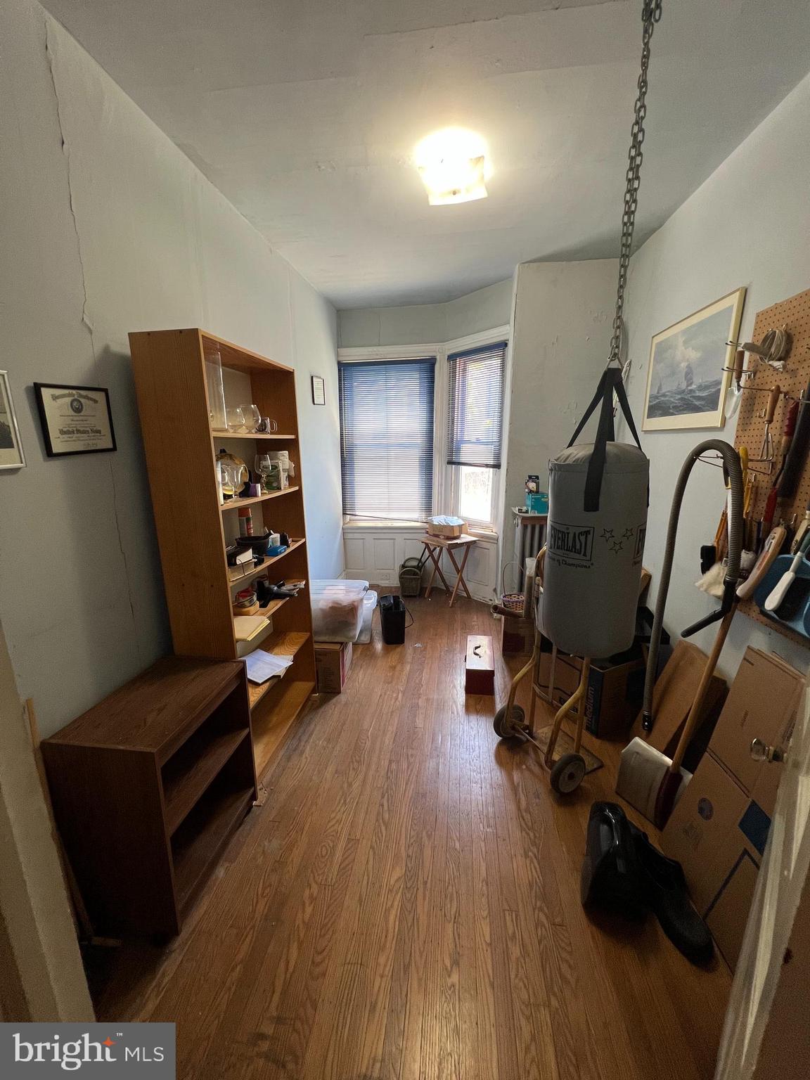 UNIVERSITY CITY - Residential Income
