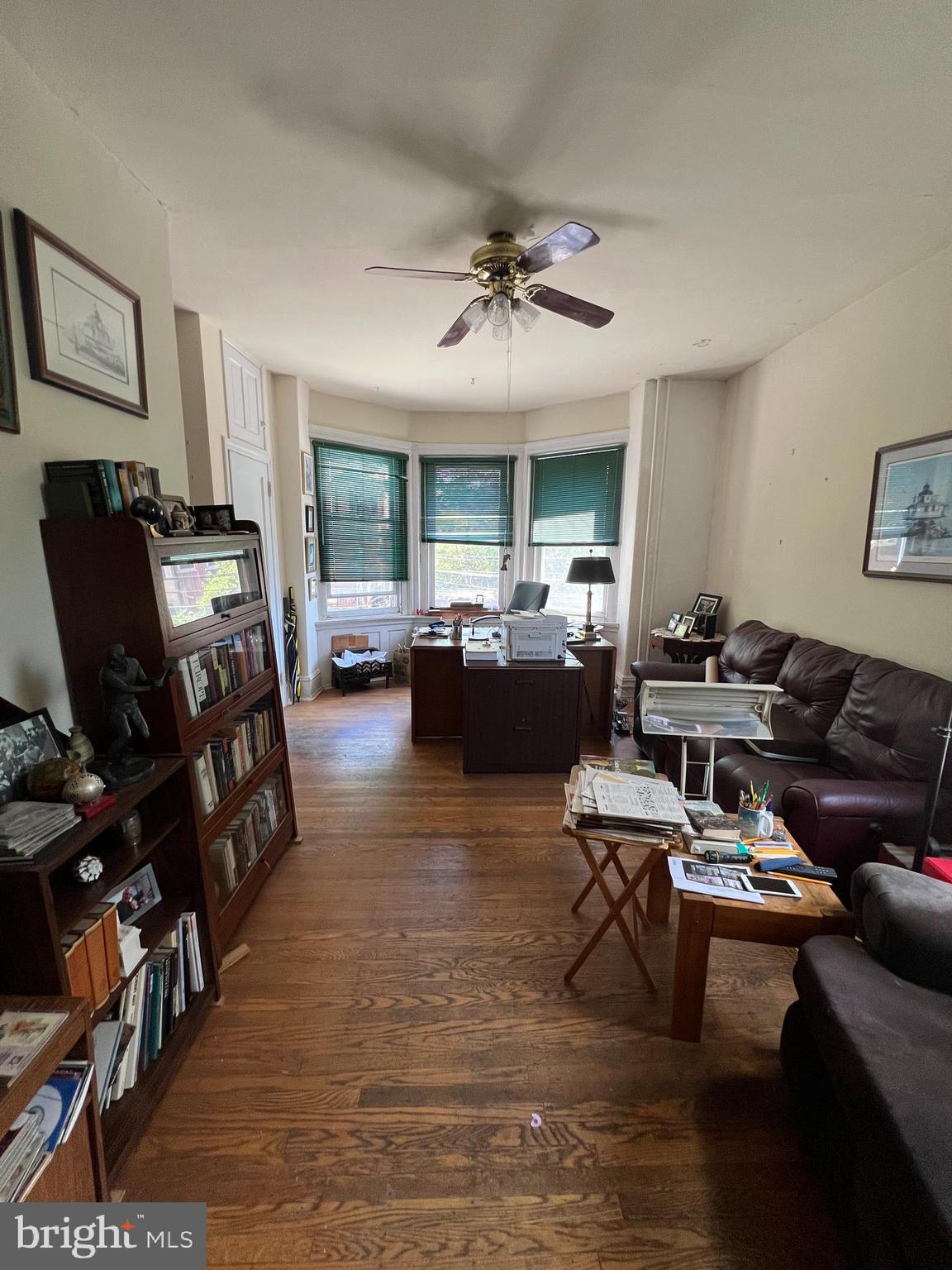 UNIVERSITY CITY - Residential Income