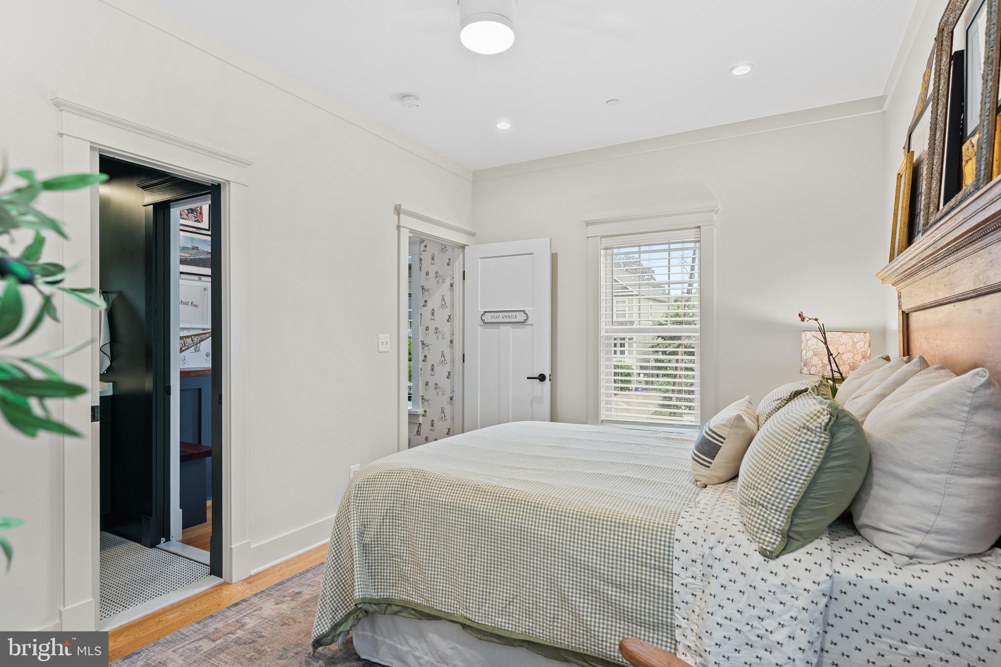 HYATTSVILLE HILLS - Residential