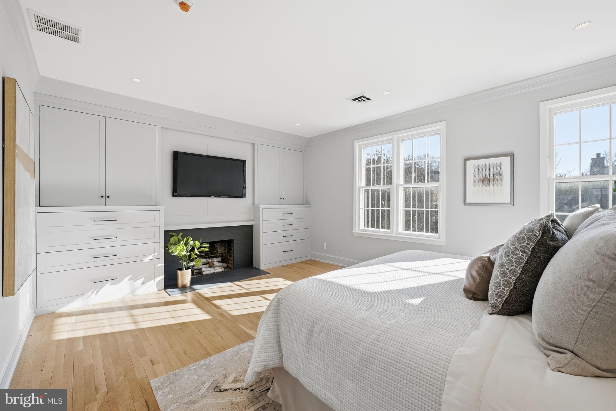 CHEVY CHASE VILLAGE - Residential