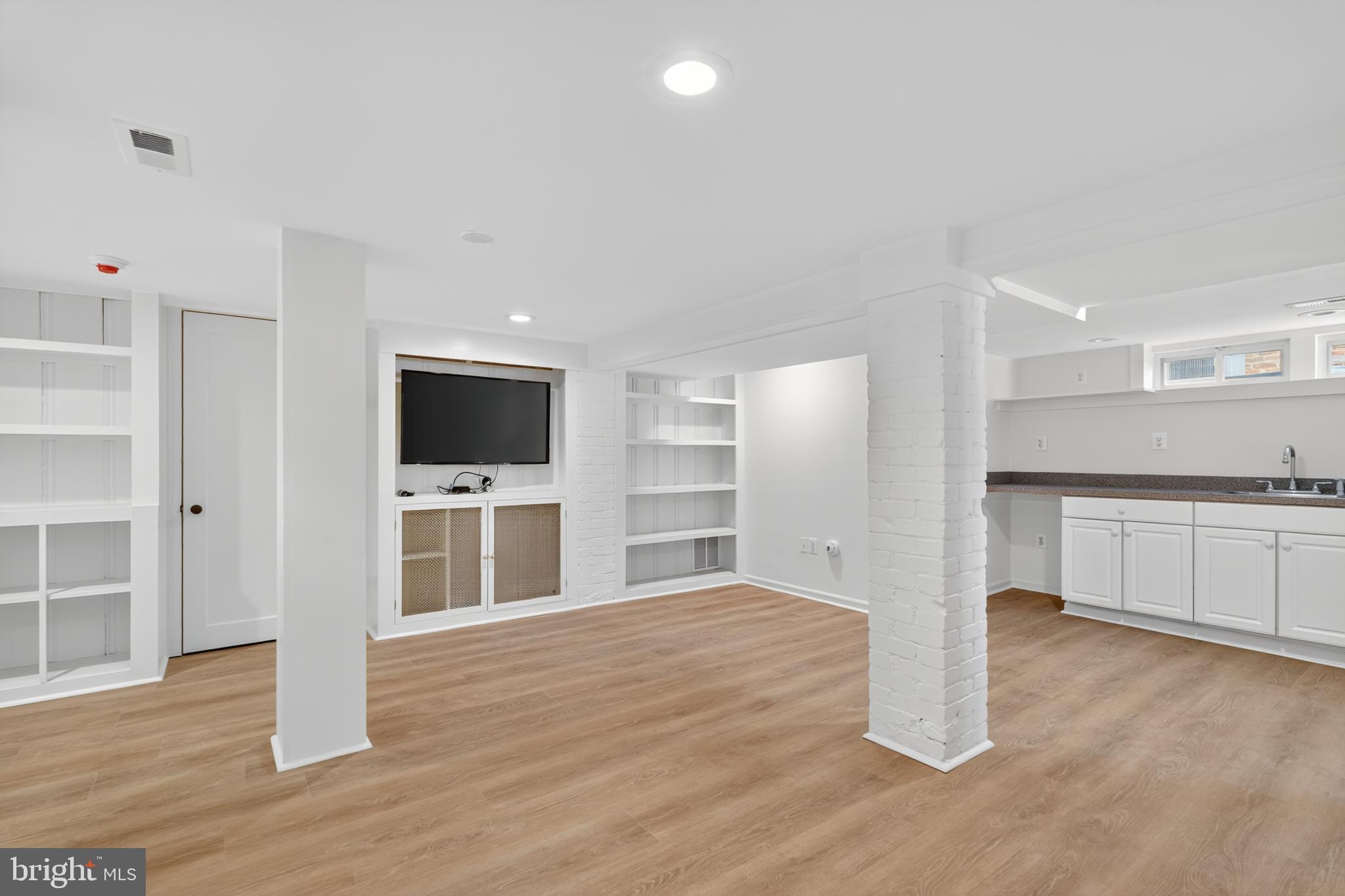 CHEVY CHASE VILLAGE - Residential