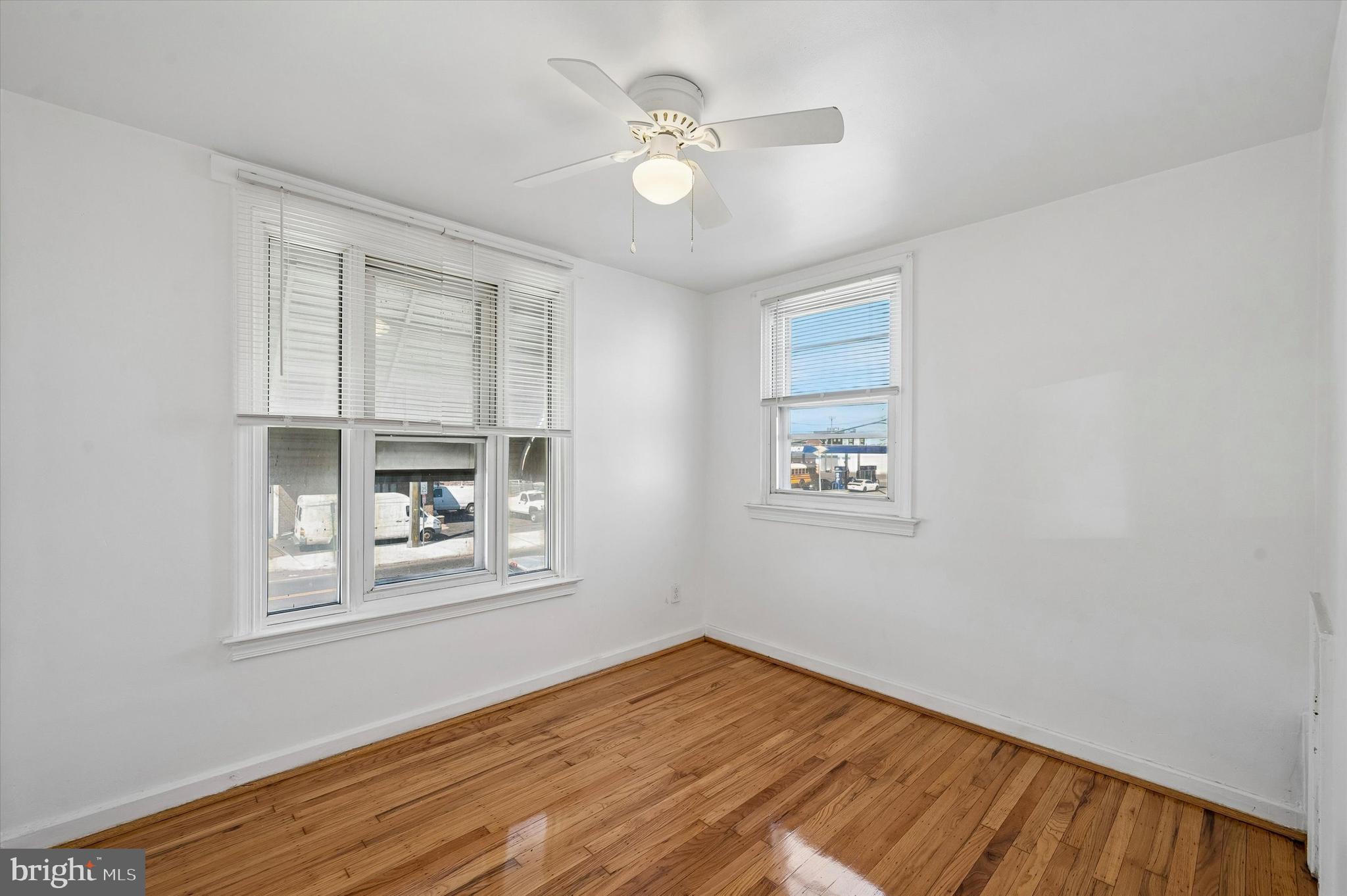 PORT RICHMOND - Residential