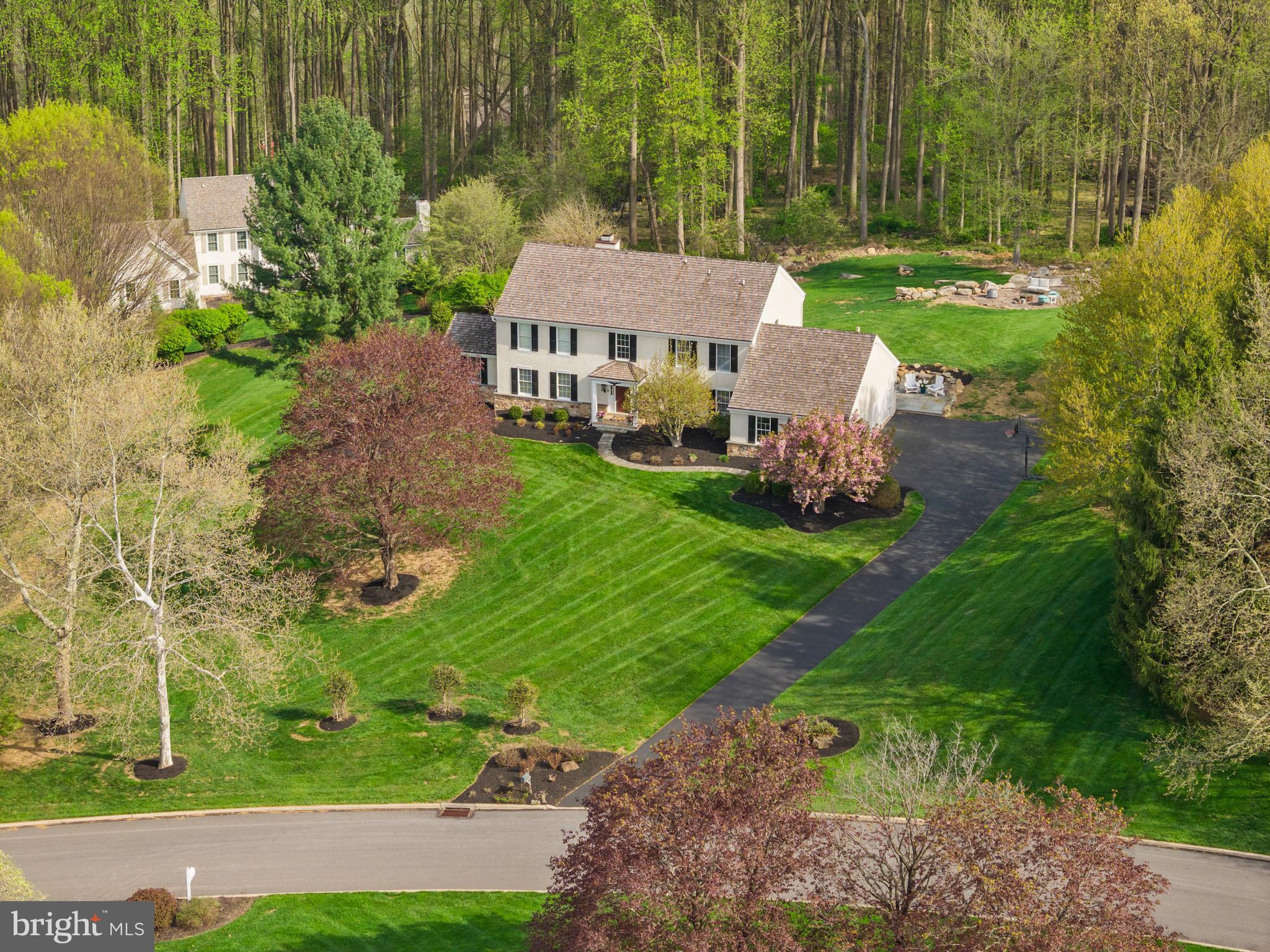 THREE PONDS - Residential