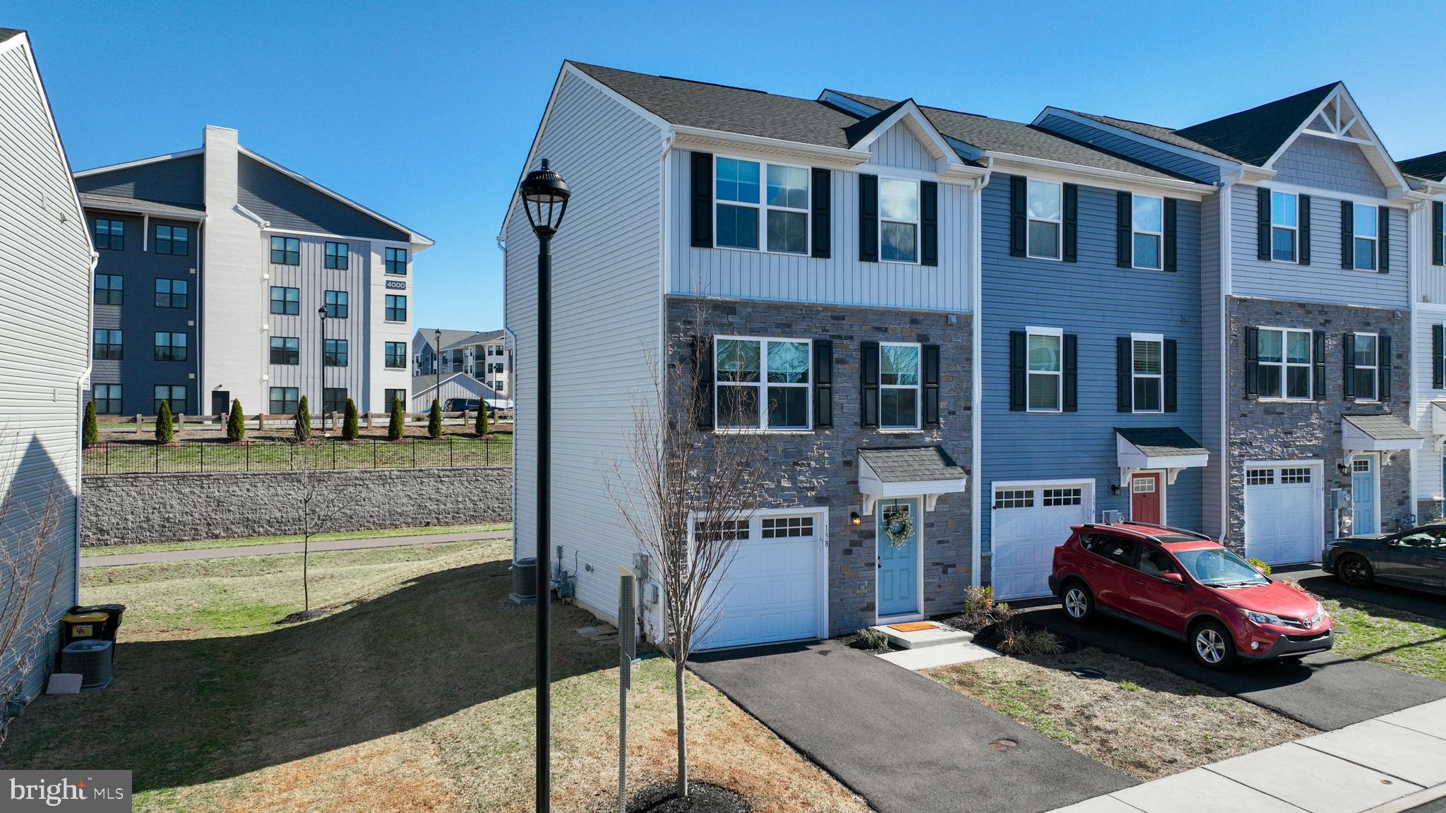 SANATOGA CROSSING - Residential