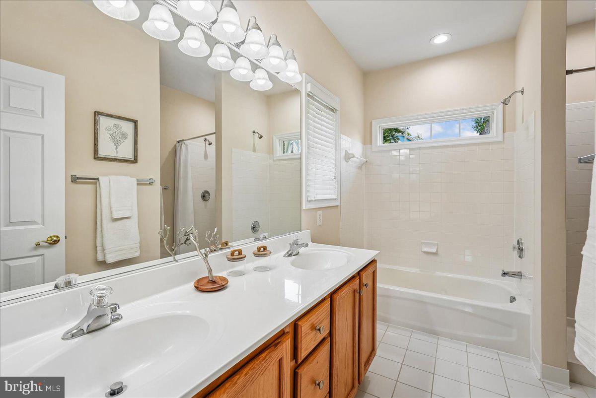 CHESTERBROOK - Residential