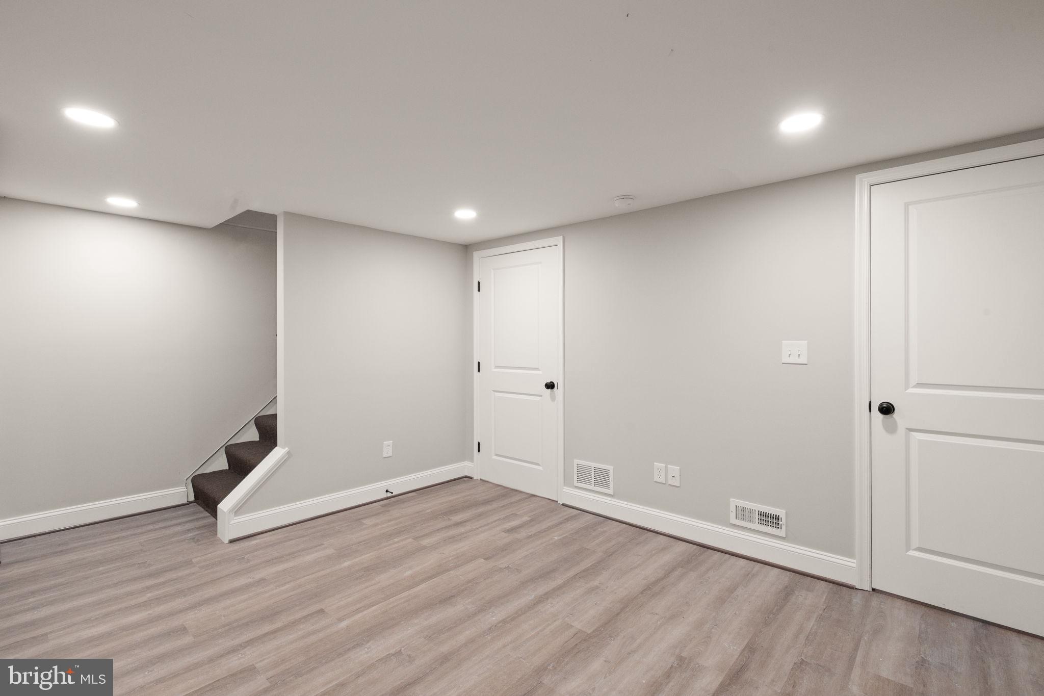 COUNTRY RIDGE - Residential
