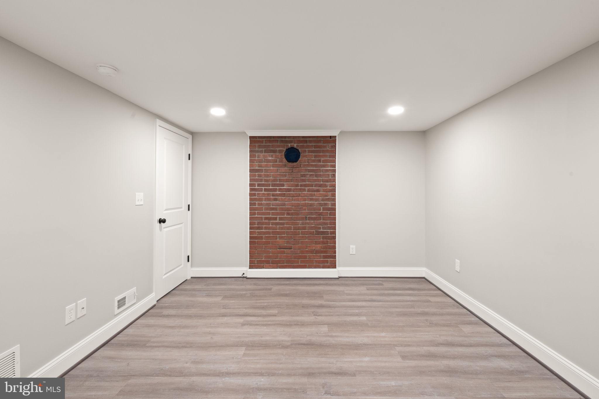 COUNTRY RIDGE - Residential