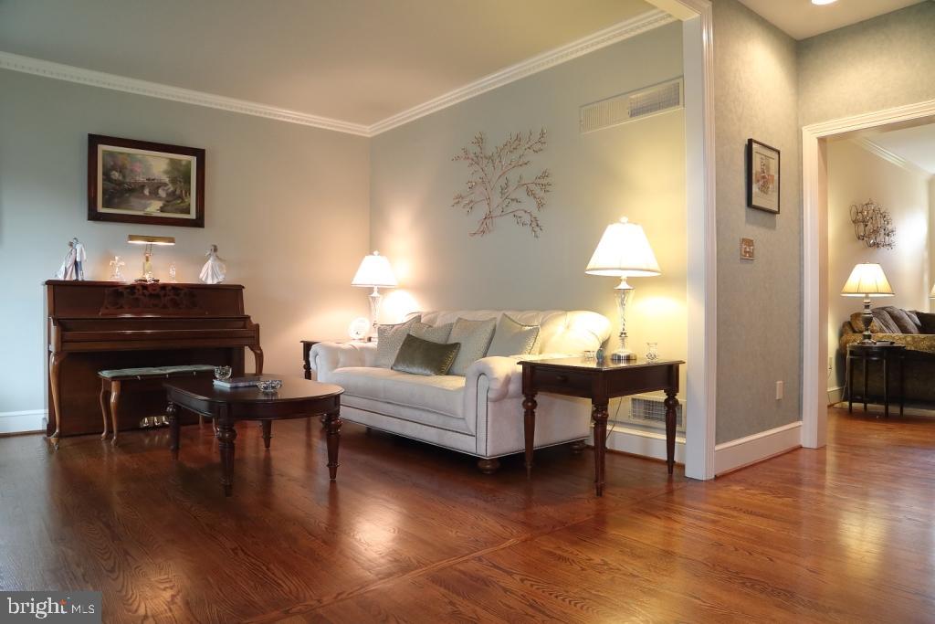 STEEPLECHASE SOUTH - Residential