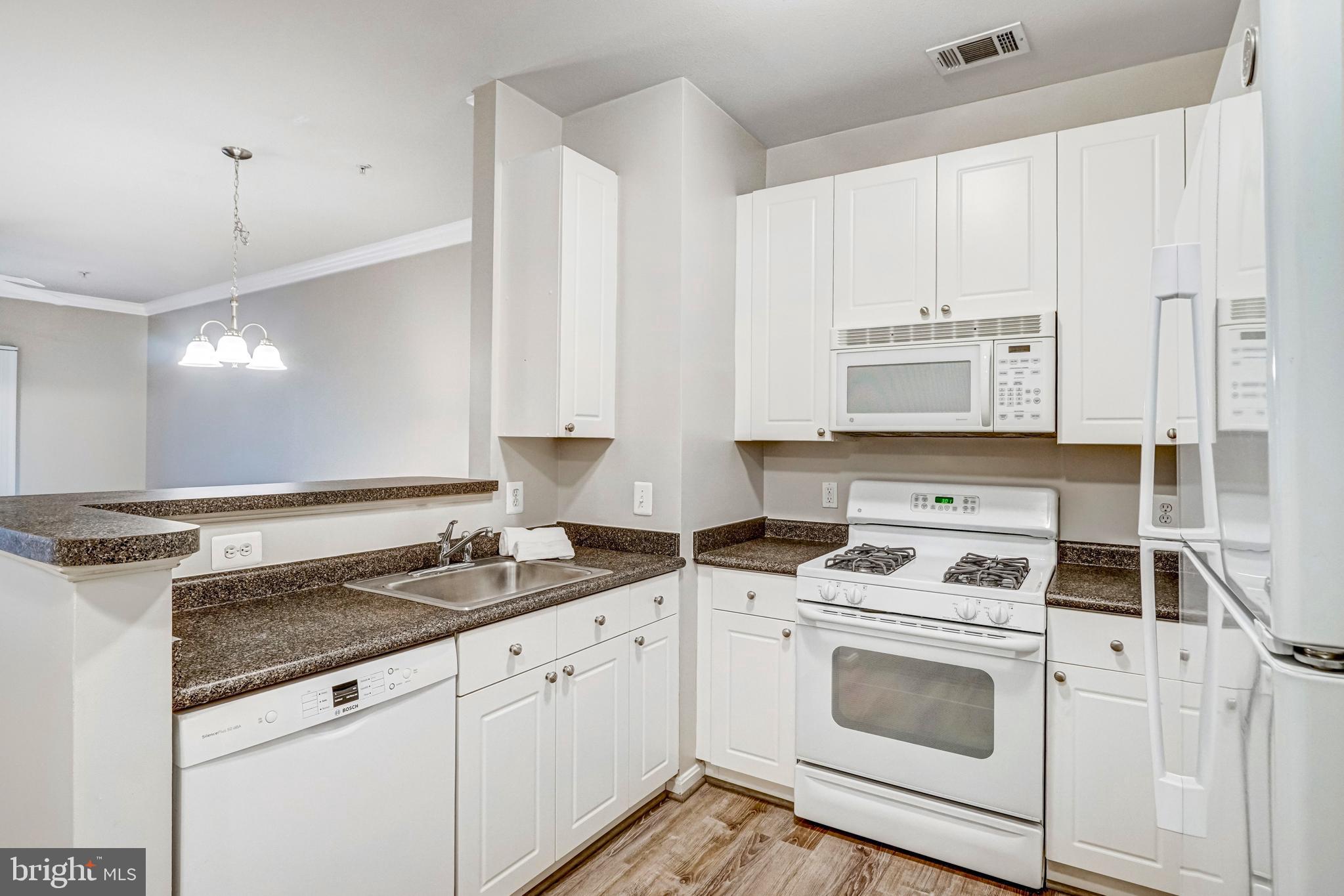 MARQUIS AT VIENNA STATION - Residential