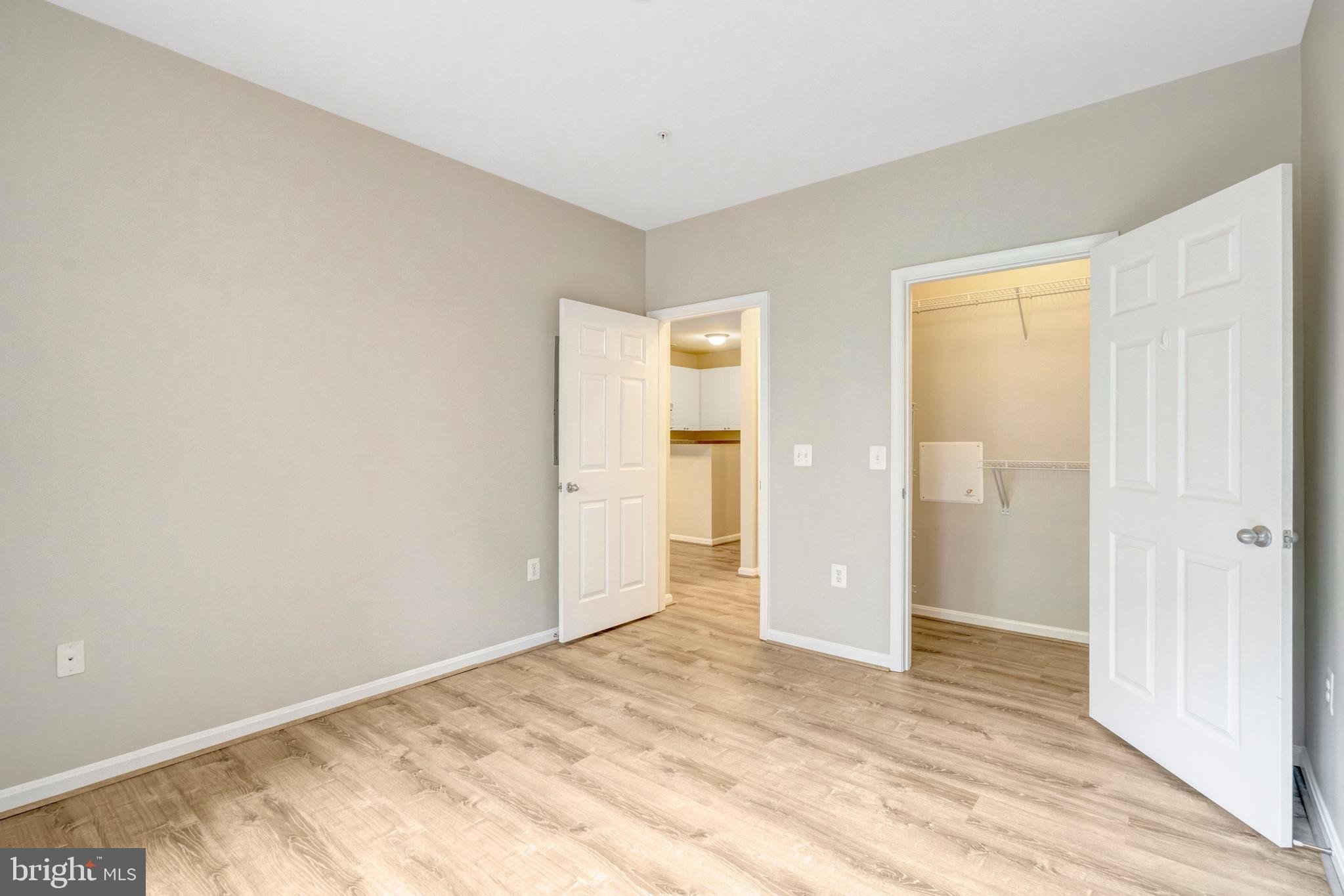 MARQUIS AT VIENNA STATION - Residential