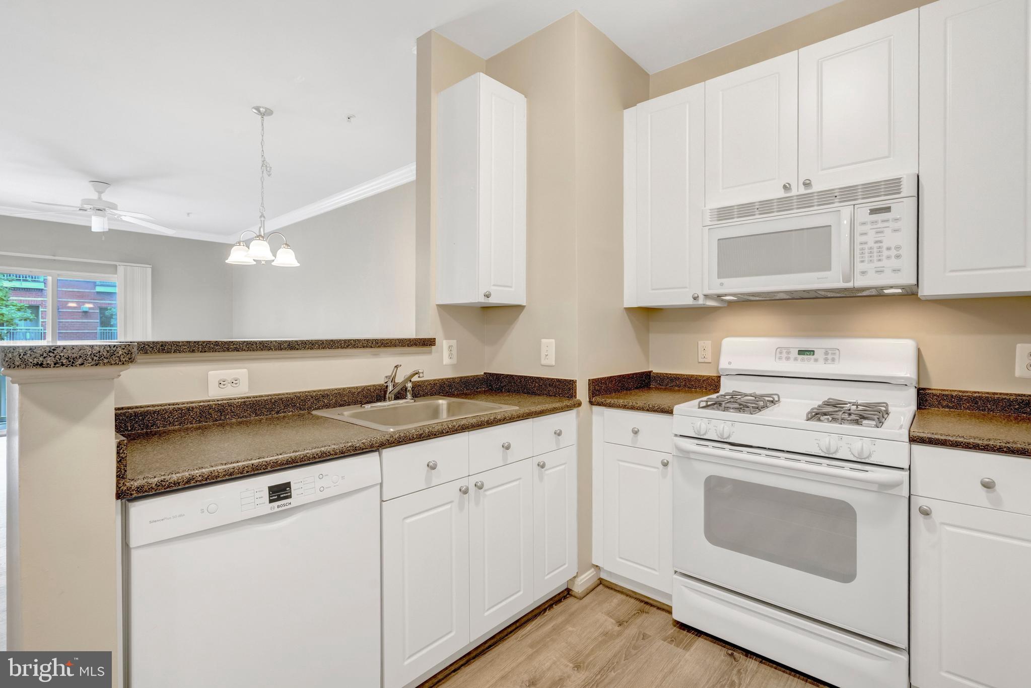 MARQUIS AT VIENNA STATION - Residential