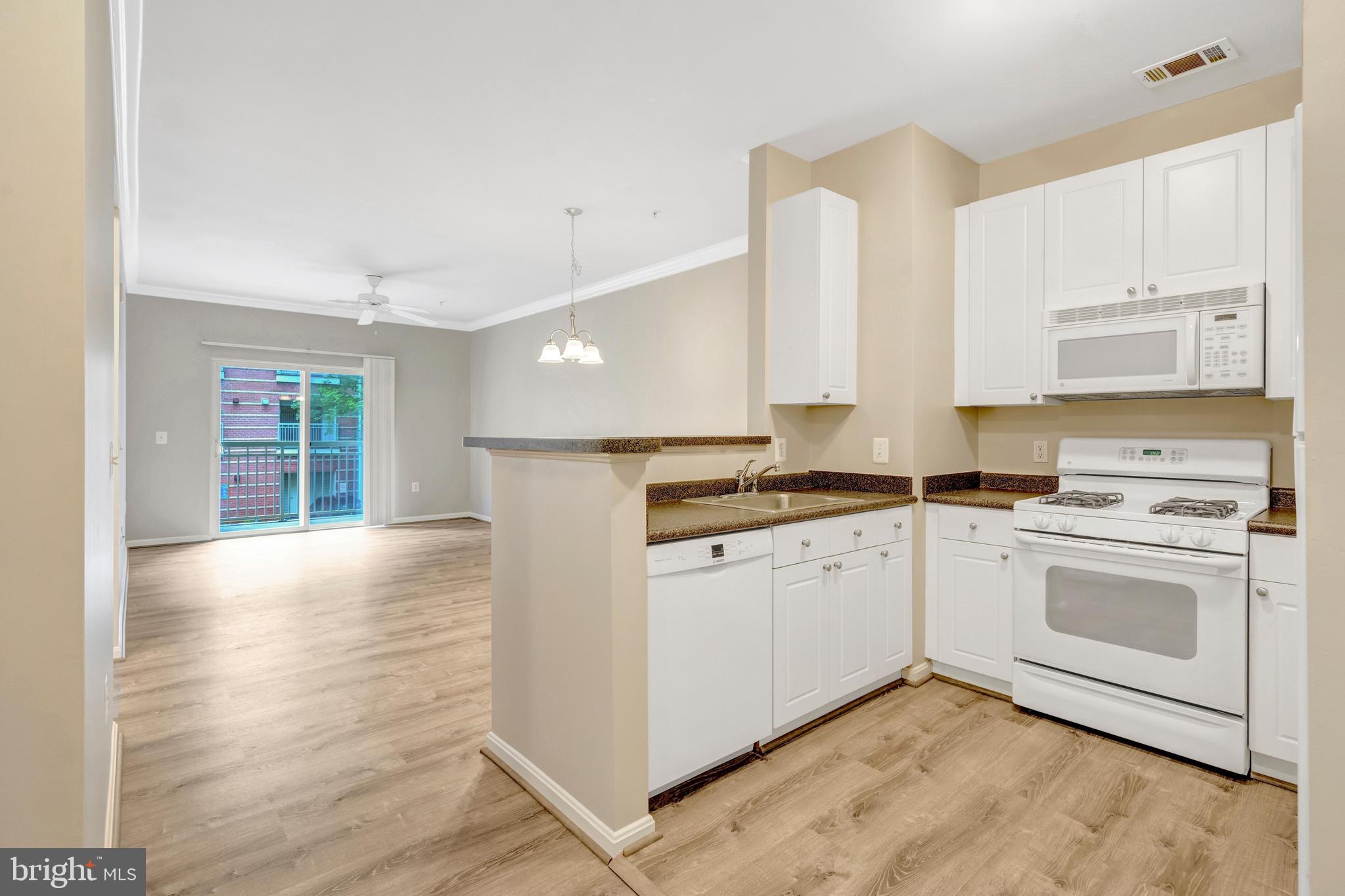 MARQUIS AT VIENNA STATION - Residential