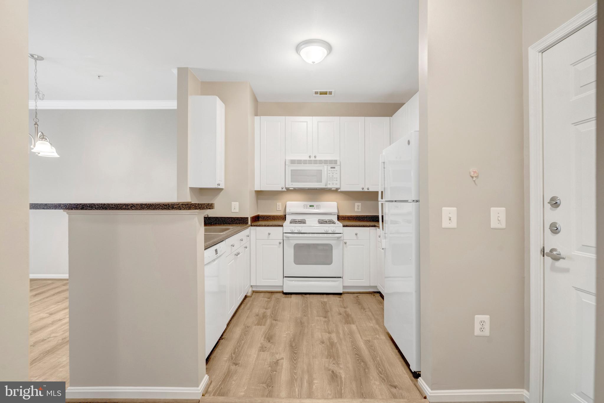 MARQUIS AT VIENNA STATION - Residential