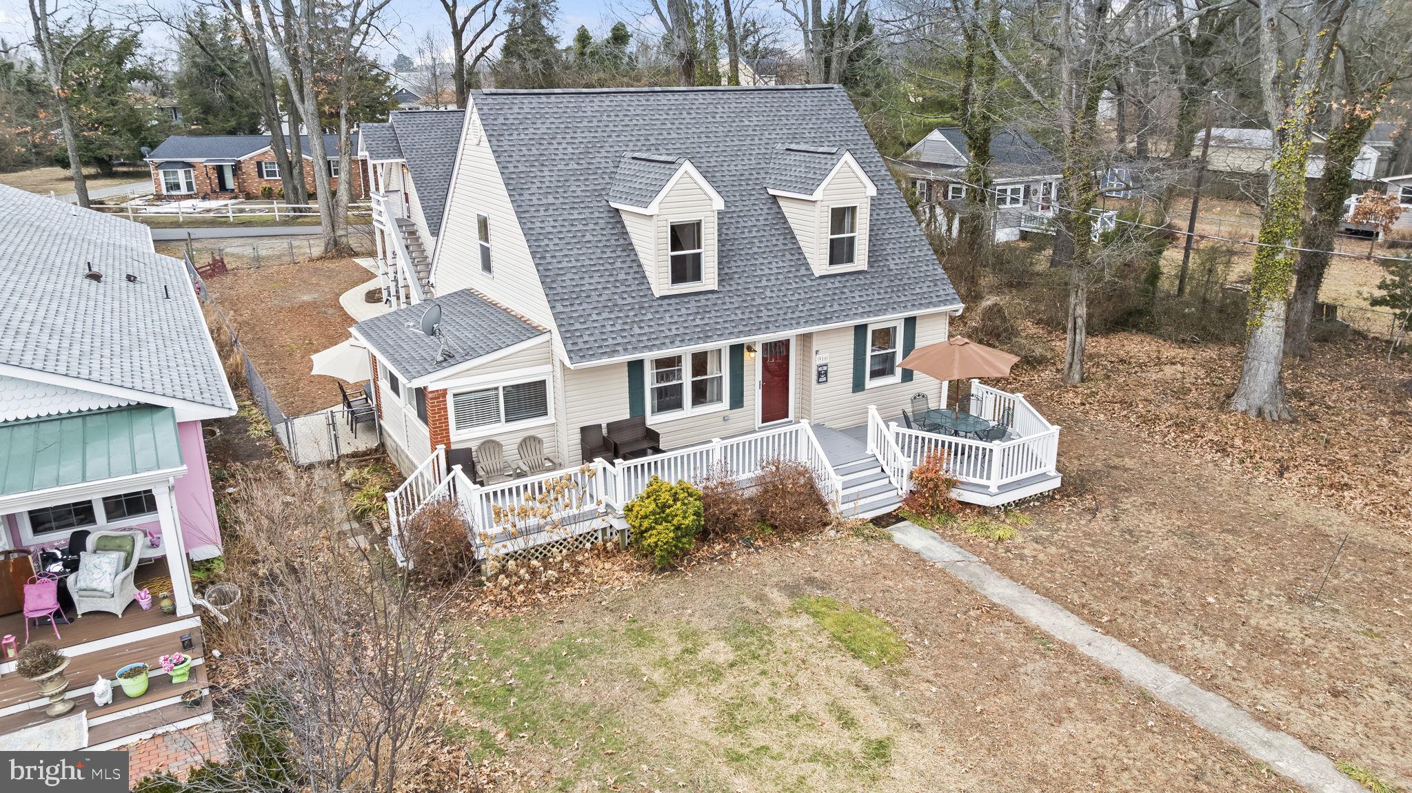 COLONIAL BEACH - Residential