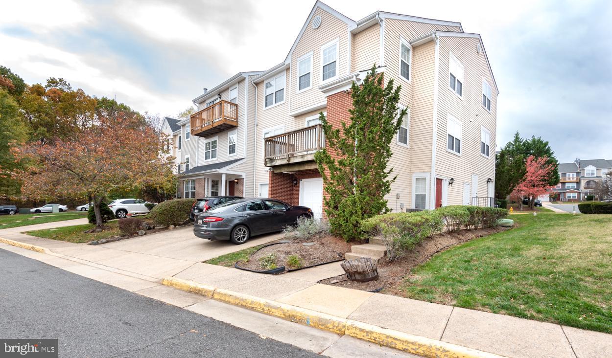 JACKSONS RIDGE CONDOS - Residential Lease