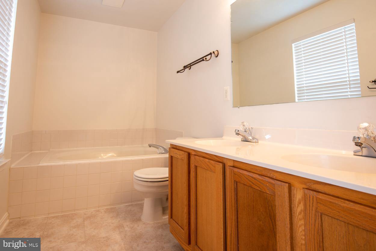JACKSONS RIDGE CONDOS - Residential Lease