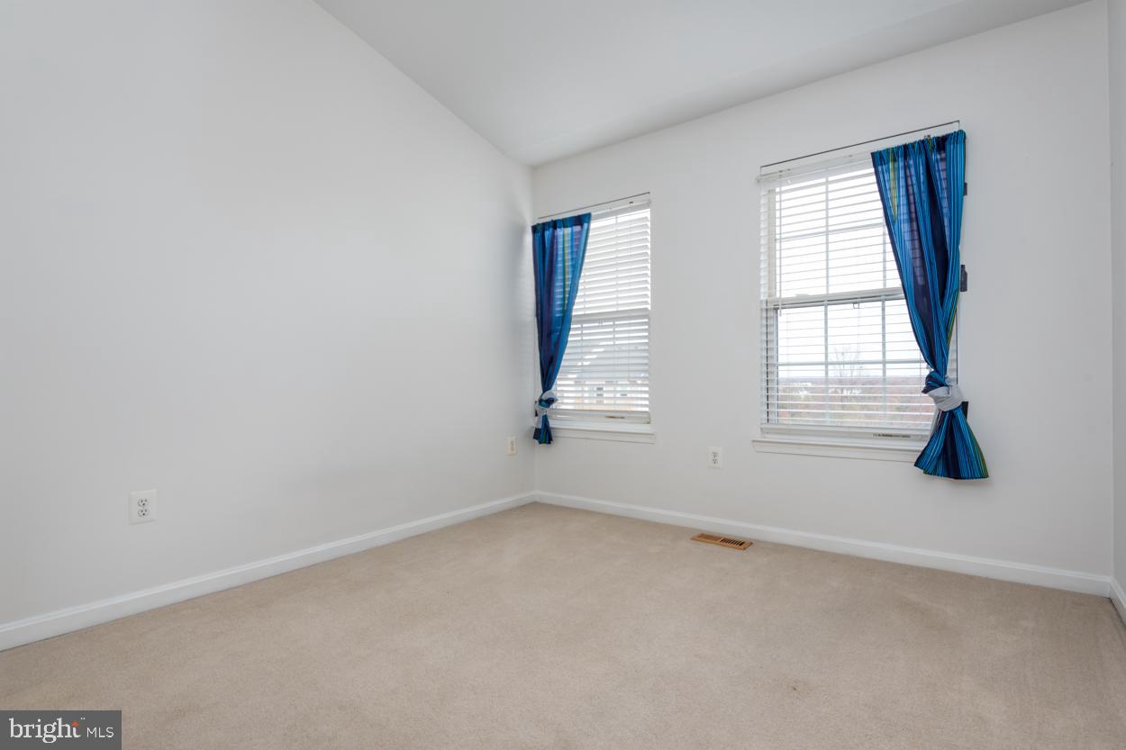 JACKSONS RIDGE CONDOS - Residential Lease