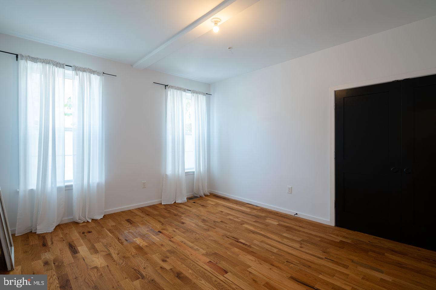 FISHTOWN - Commercial Sale